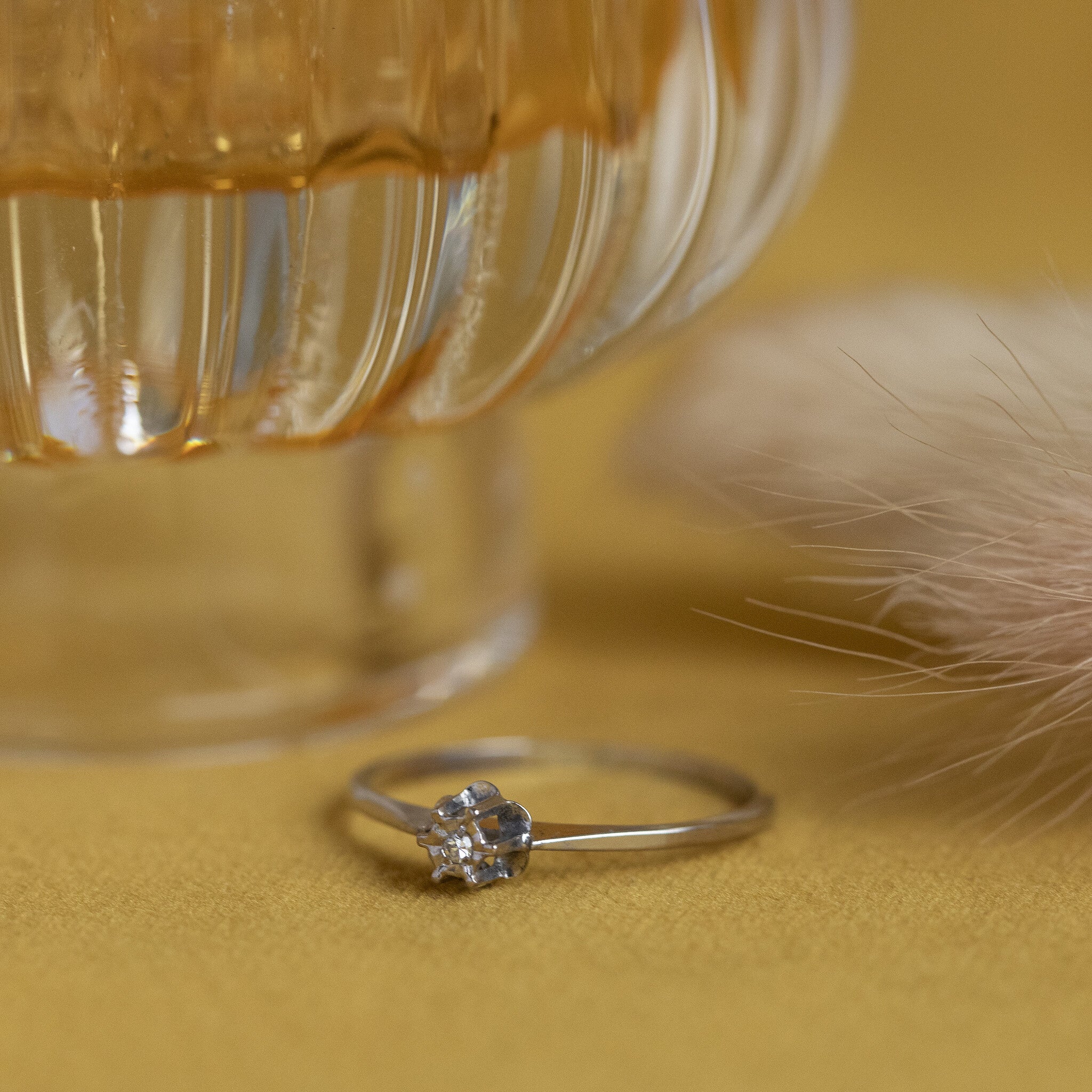 14 kt white gold solitaire ring with diamond