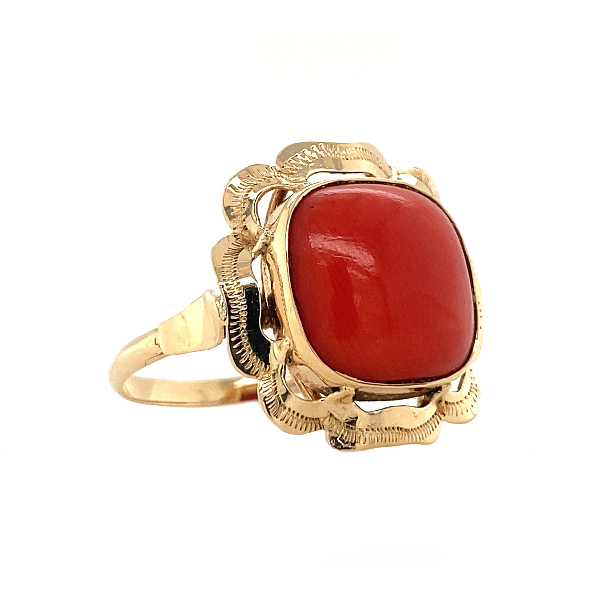 Gouden ring met bloedkoraal 14 krt