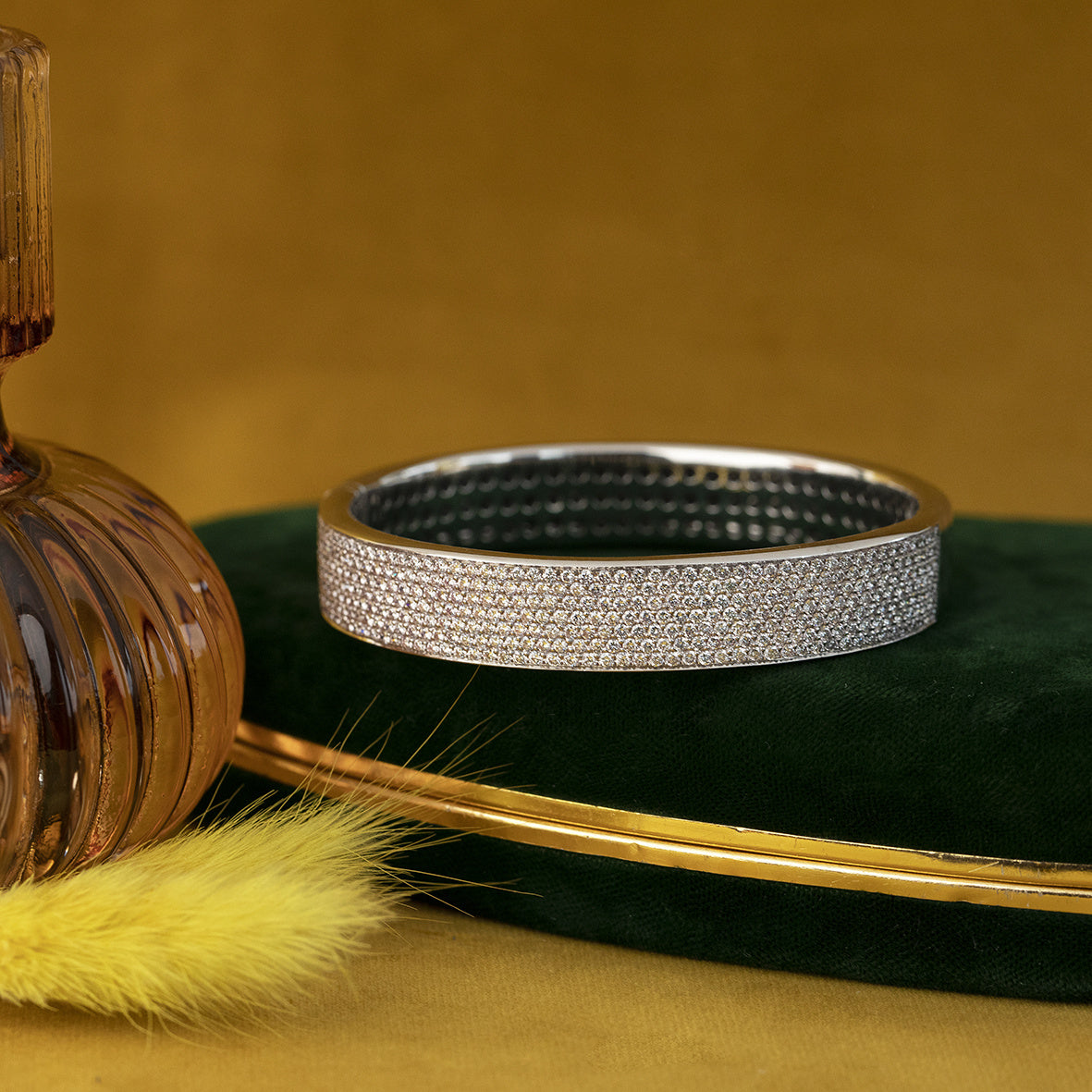 Witgouden vintage bangle met diamant 18 krt