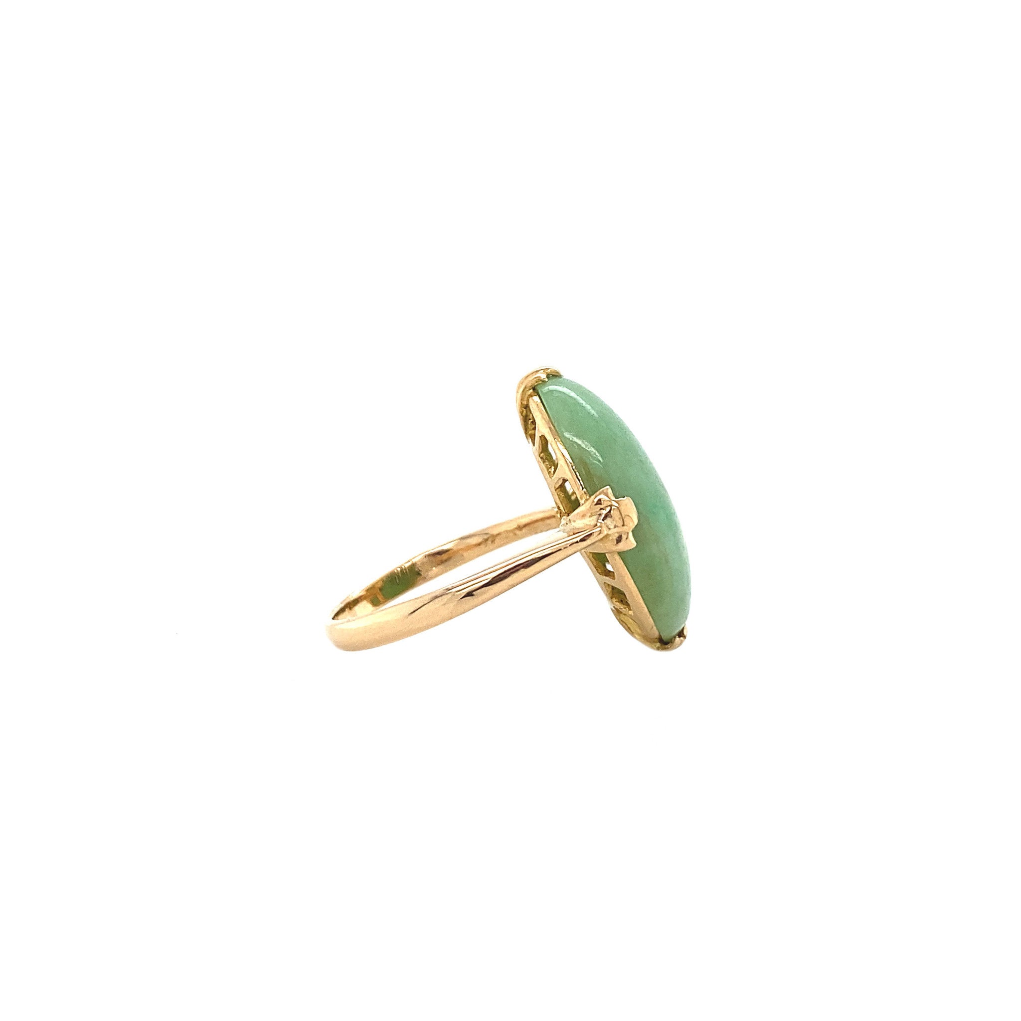 20 kt gold ring with jade