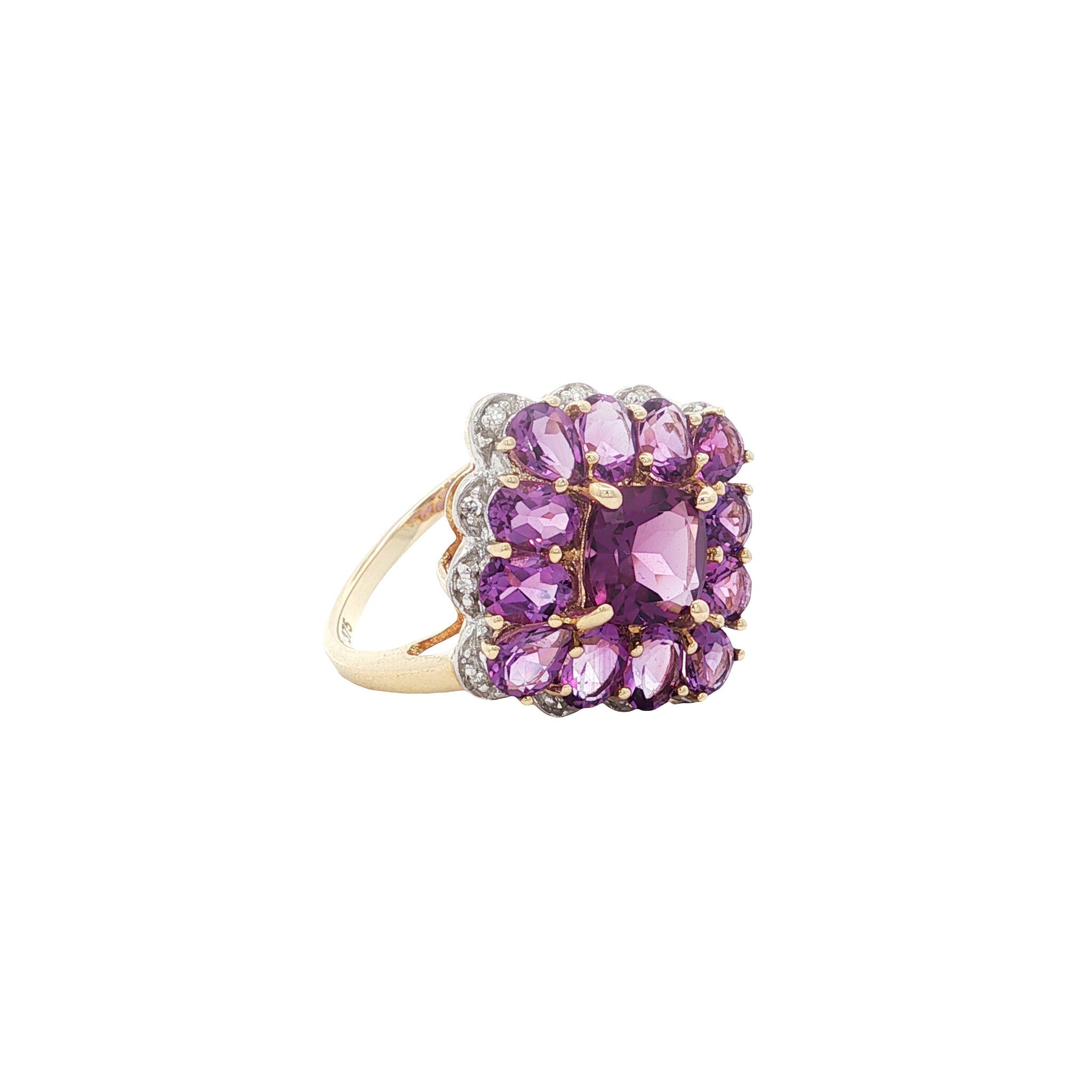 Ring with amethyst and diamond, 9 kt