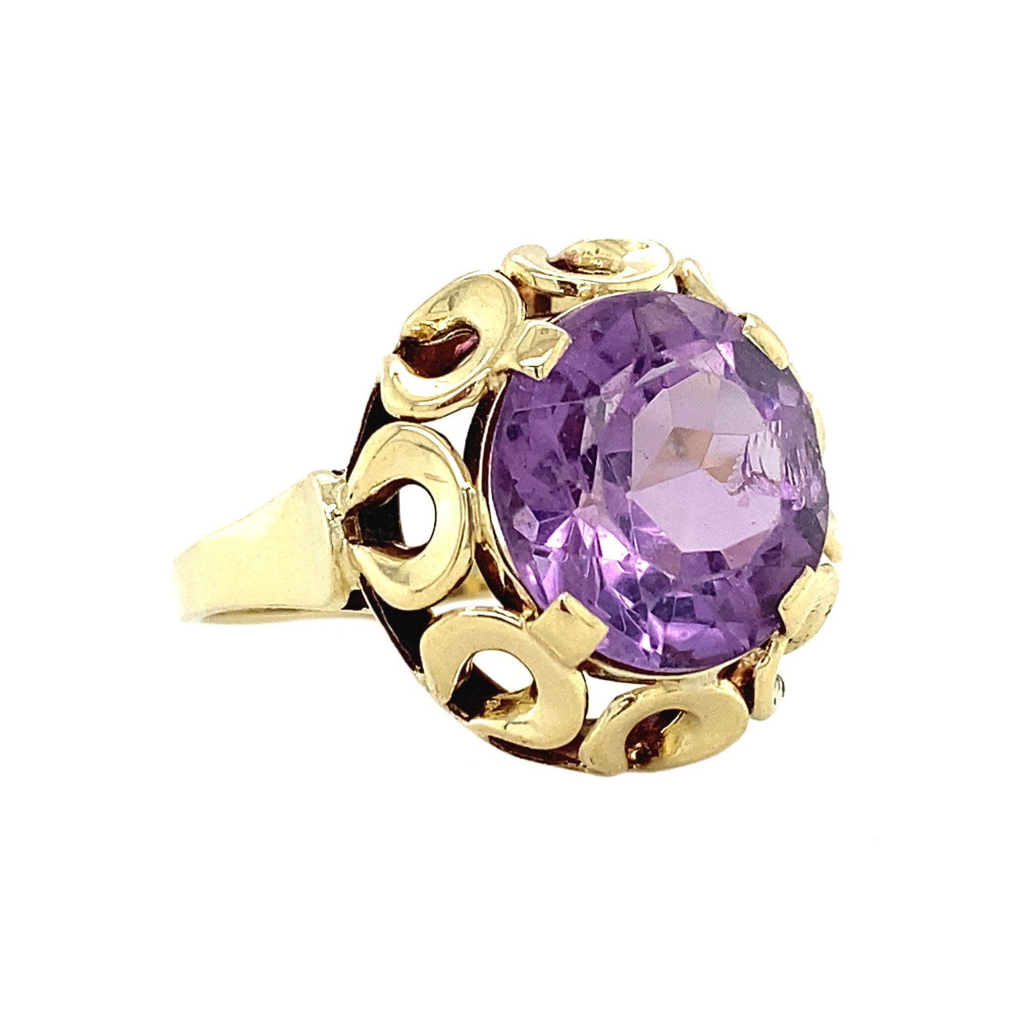 14-kt gold ring with amethyst