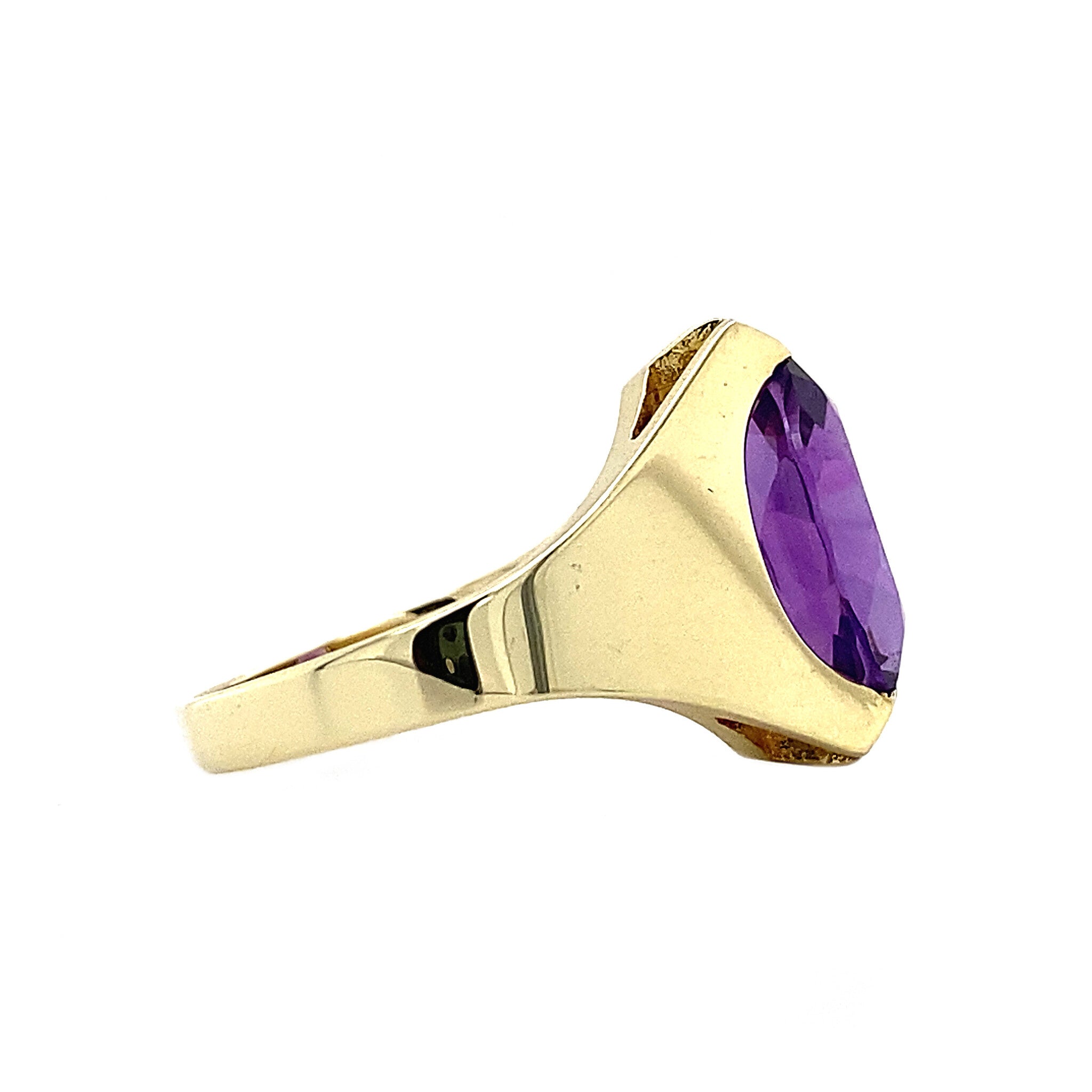 14 kt gold ring with amethyst