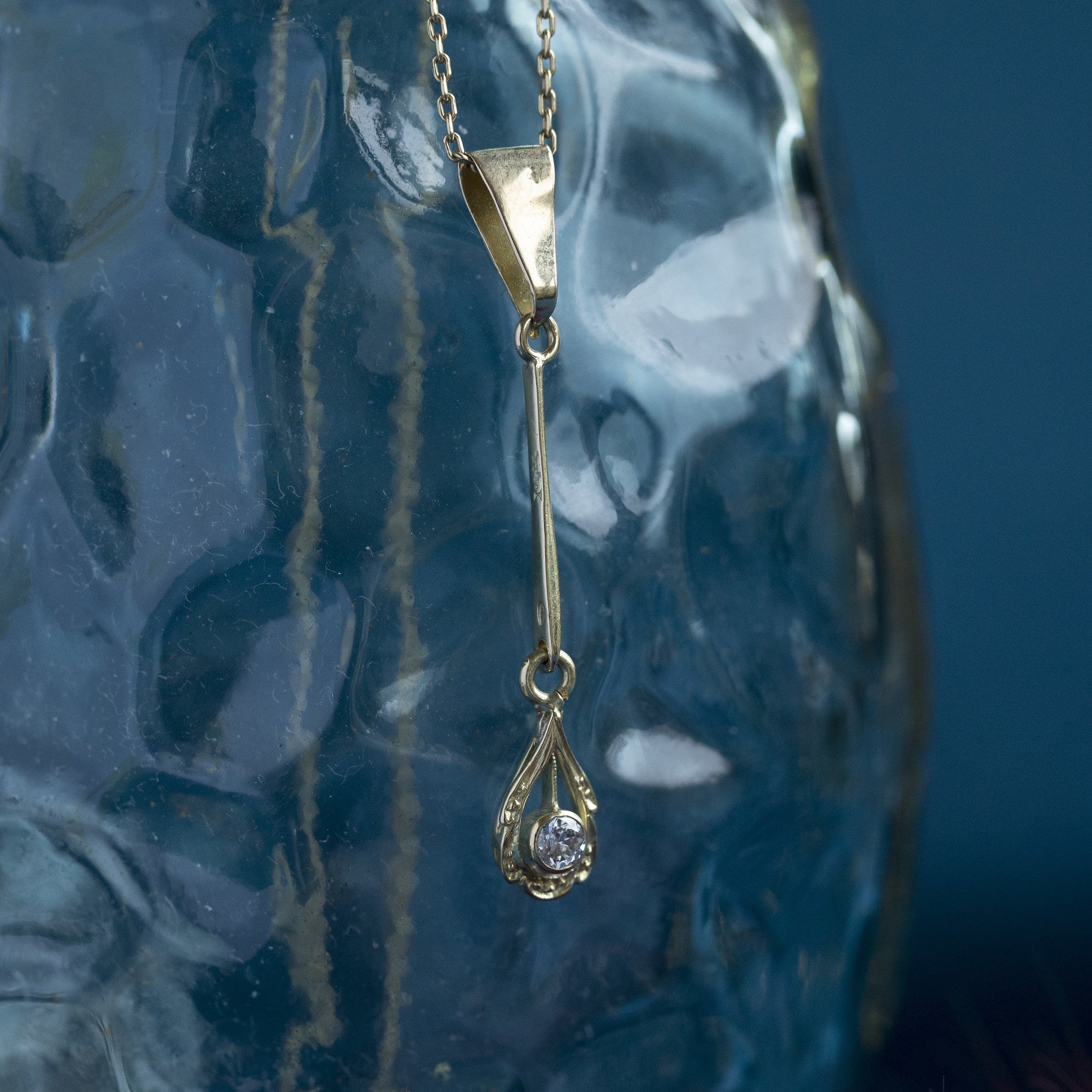 Gouden hanger met diamant 14 krt