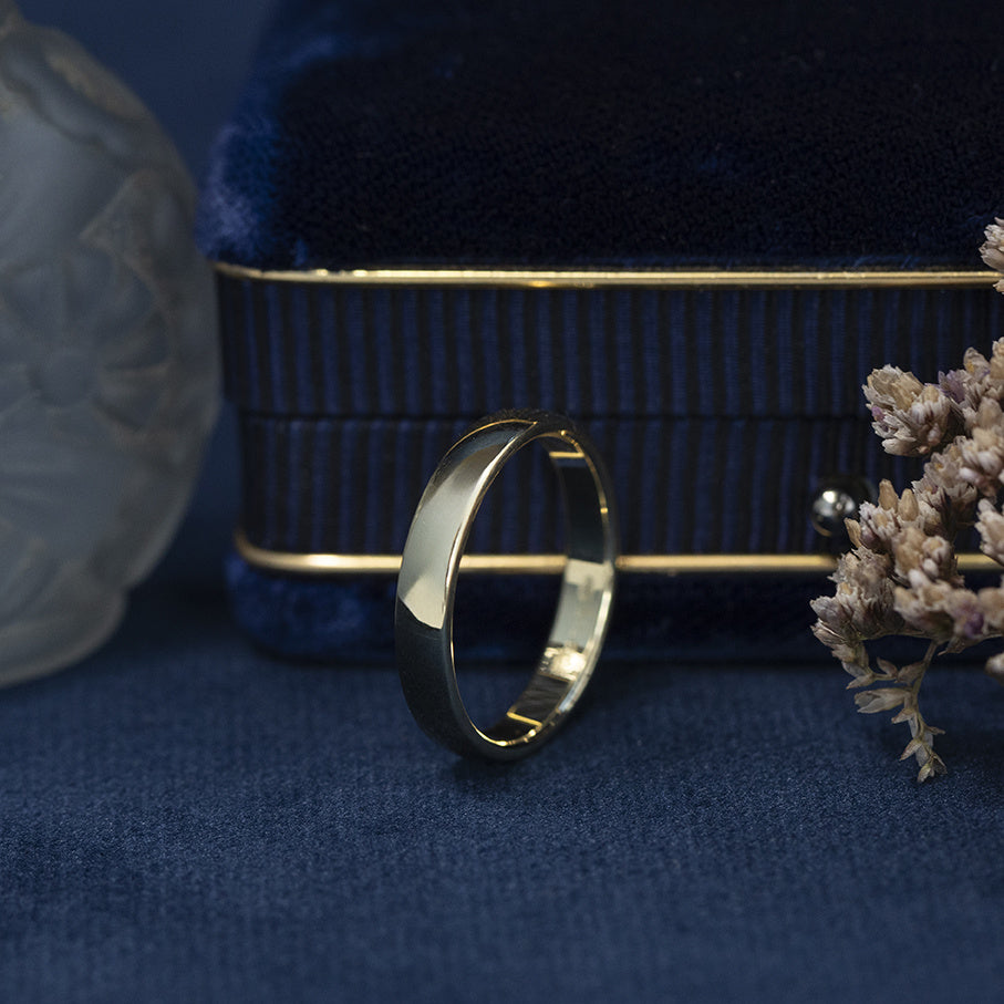 Vintage smooth 14 kt gold ring