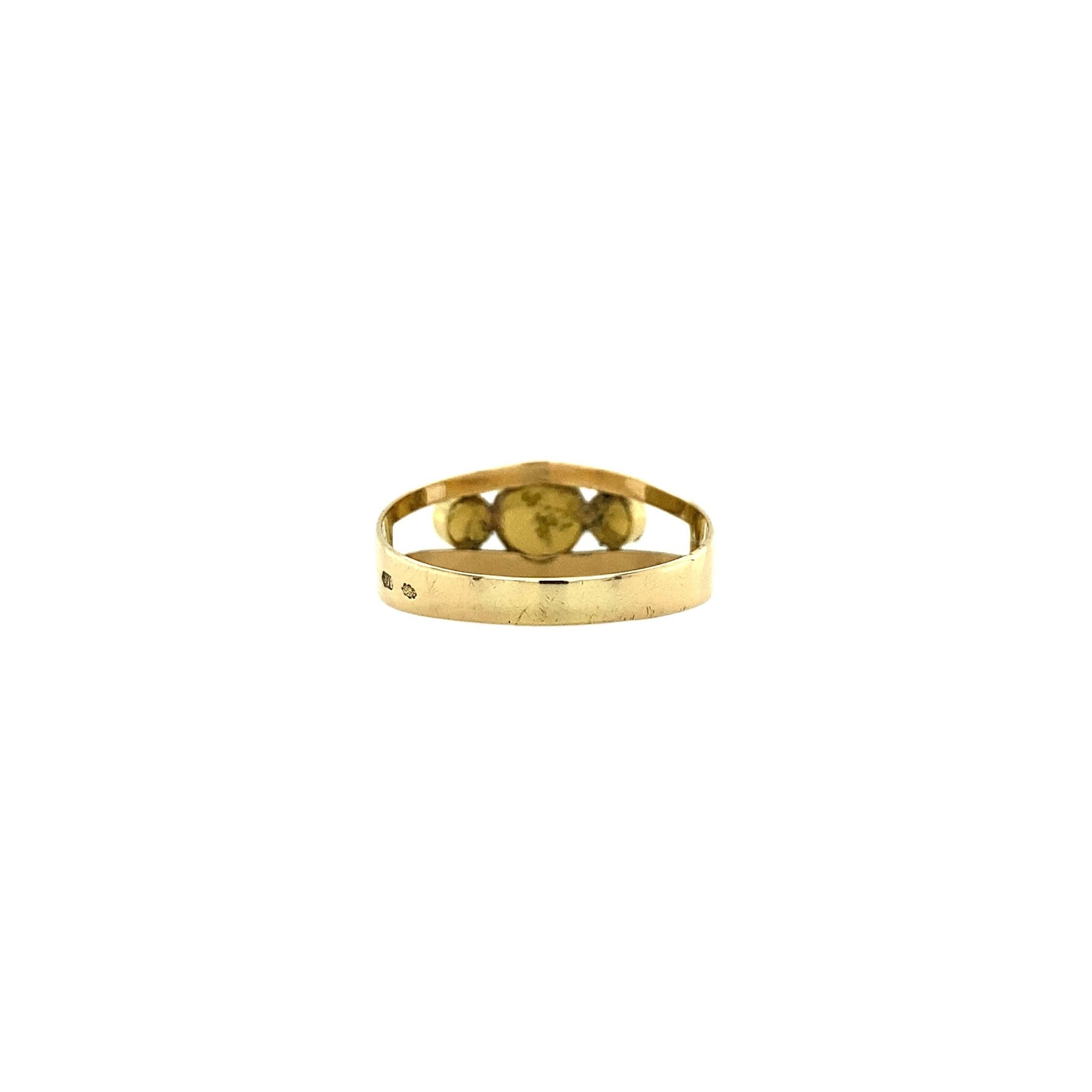 14 kt gold ring with garnet