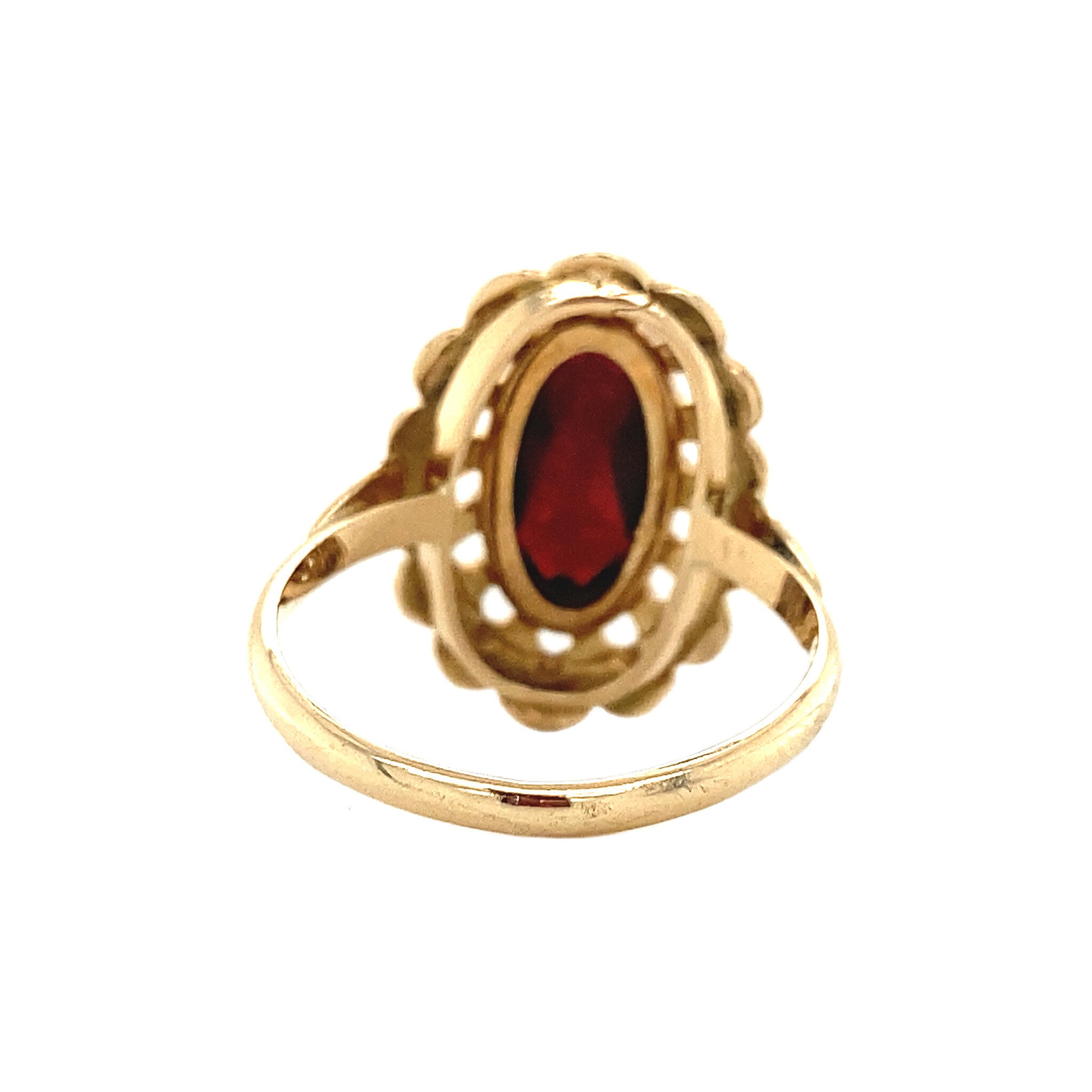 14 kt gold ring with garnet