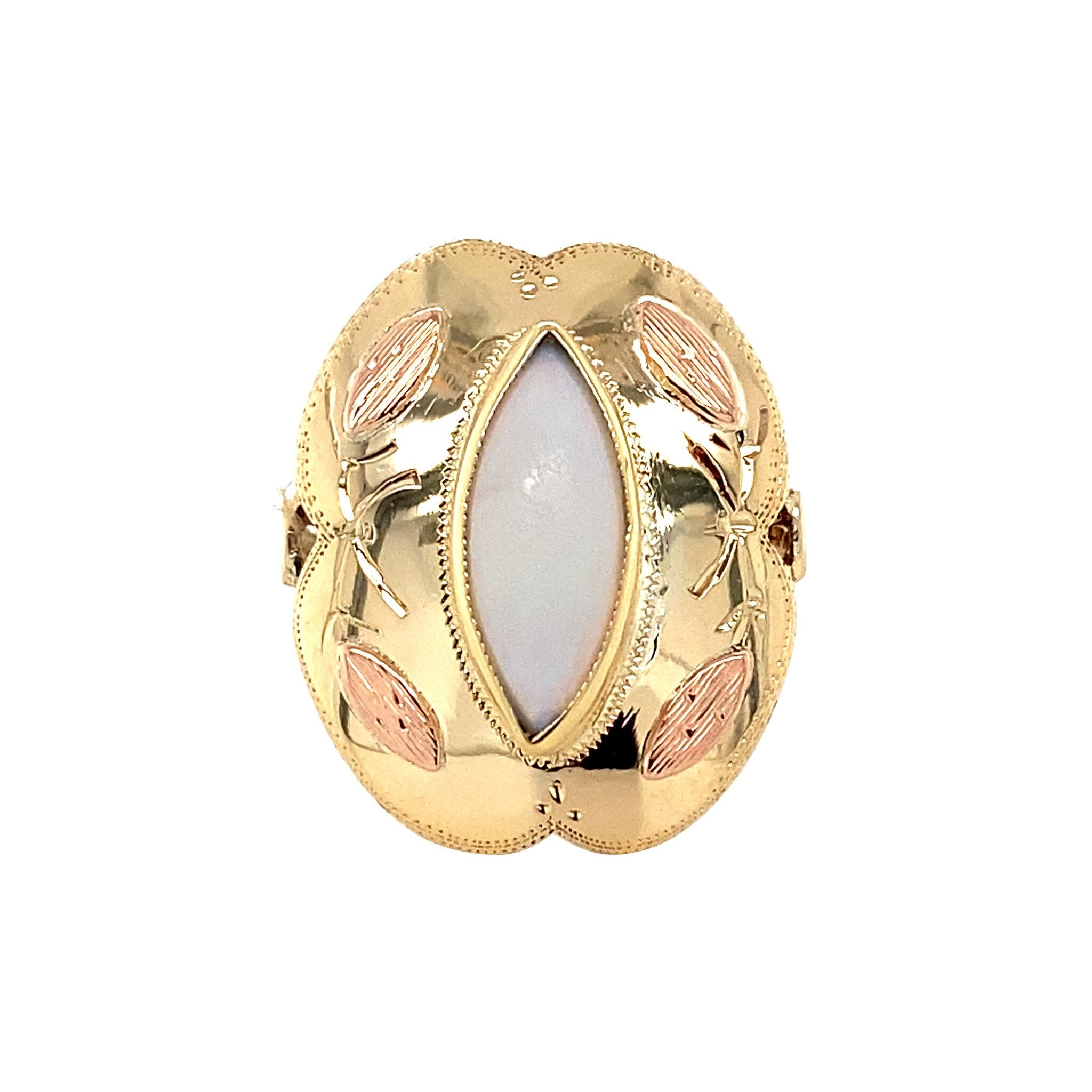14 kt gold vintage ring with opal