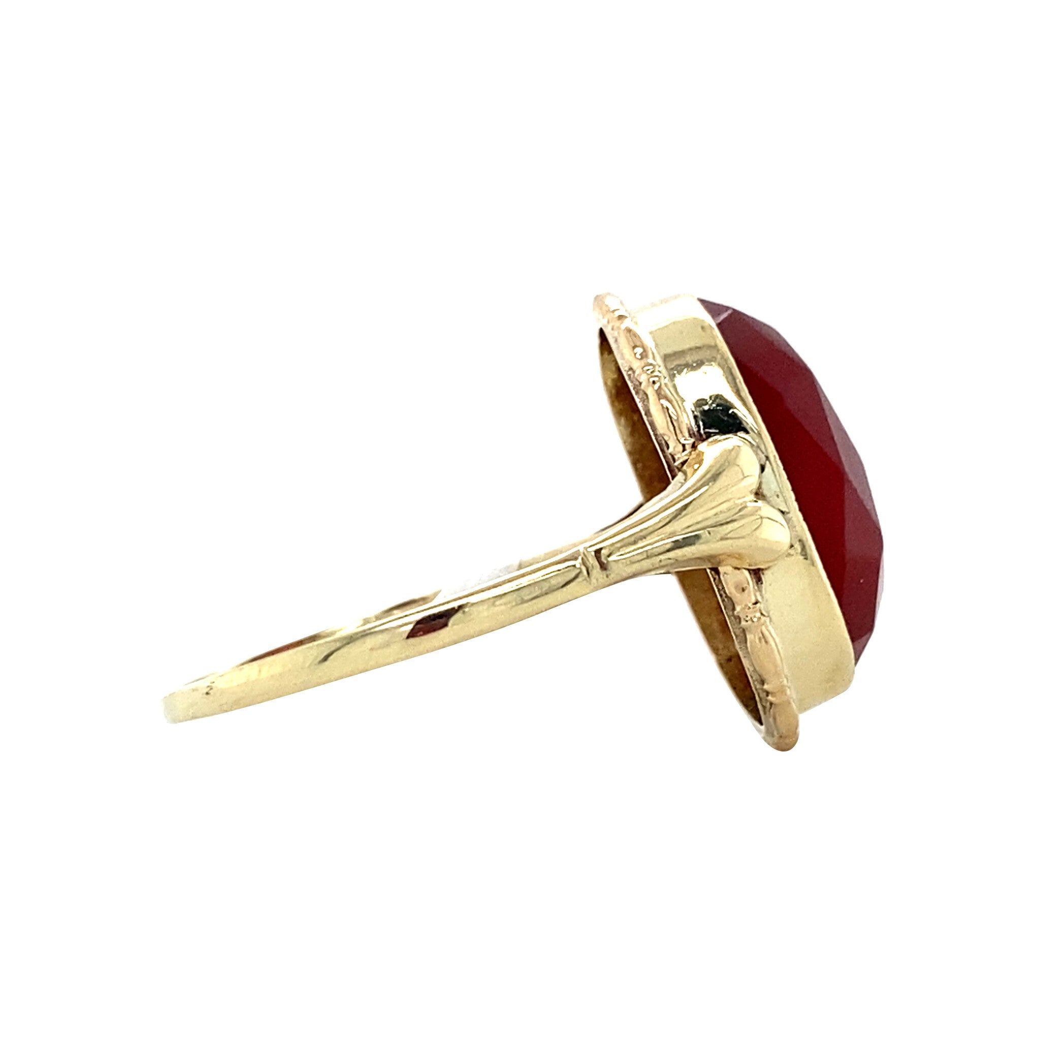 Gouden vintage ring met carneool 14 krt