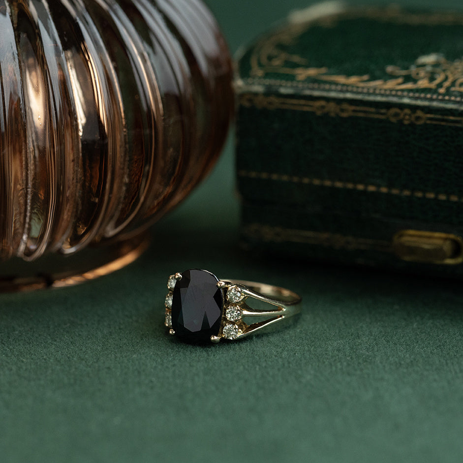 Vintage gold ring with sapphire and diamond, 14 kt