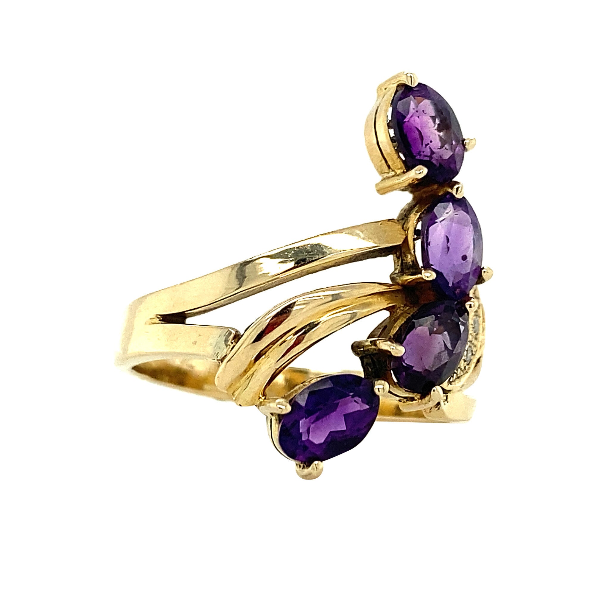 14 kt gold ring with amethyst and diamond