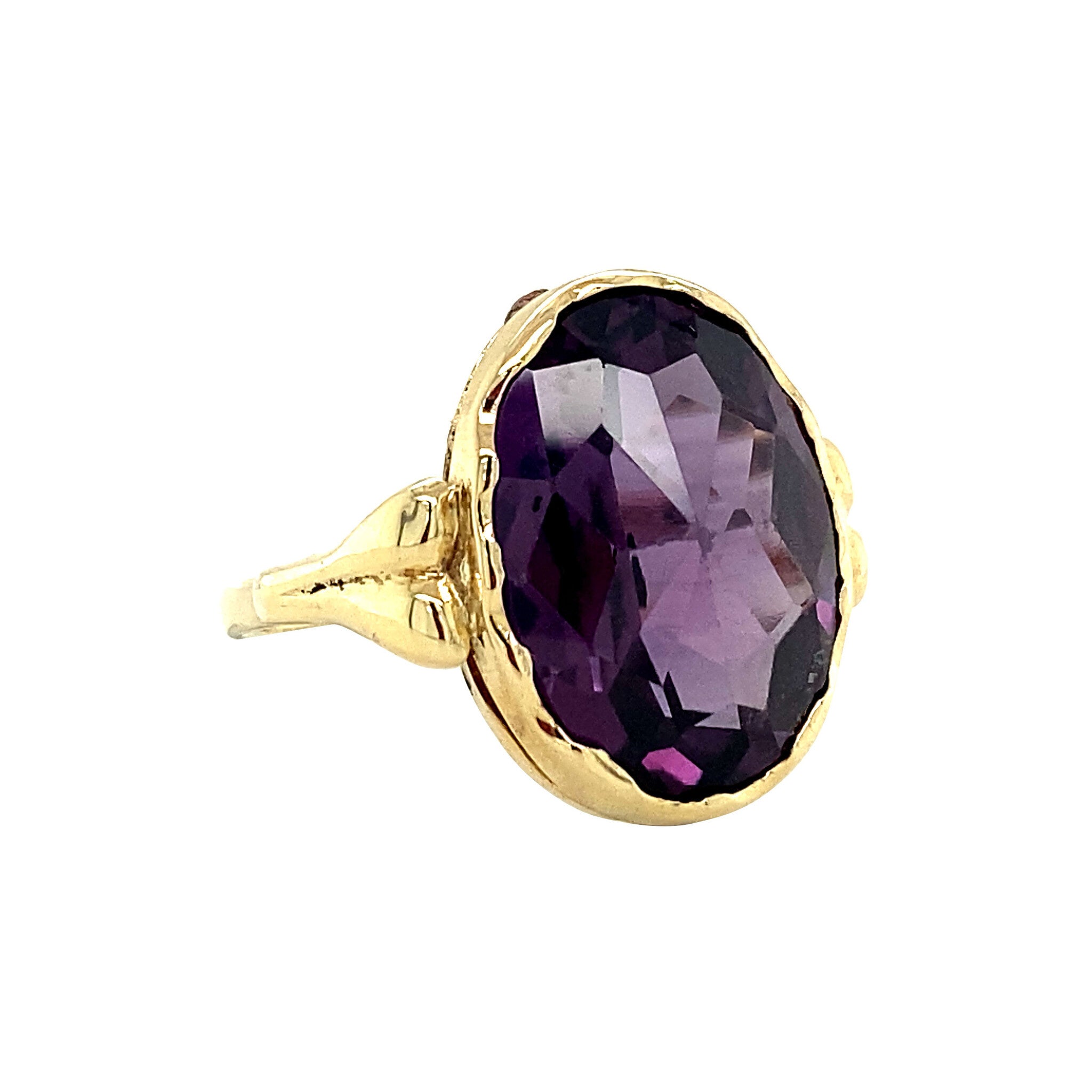 14 kt gold ring with purple sapphire