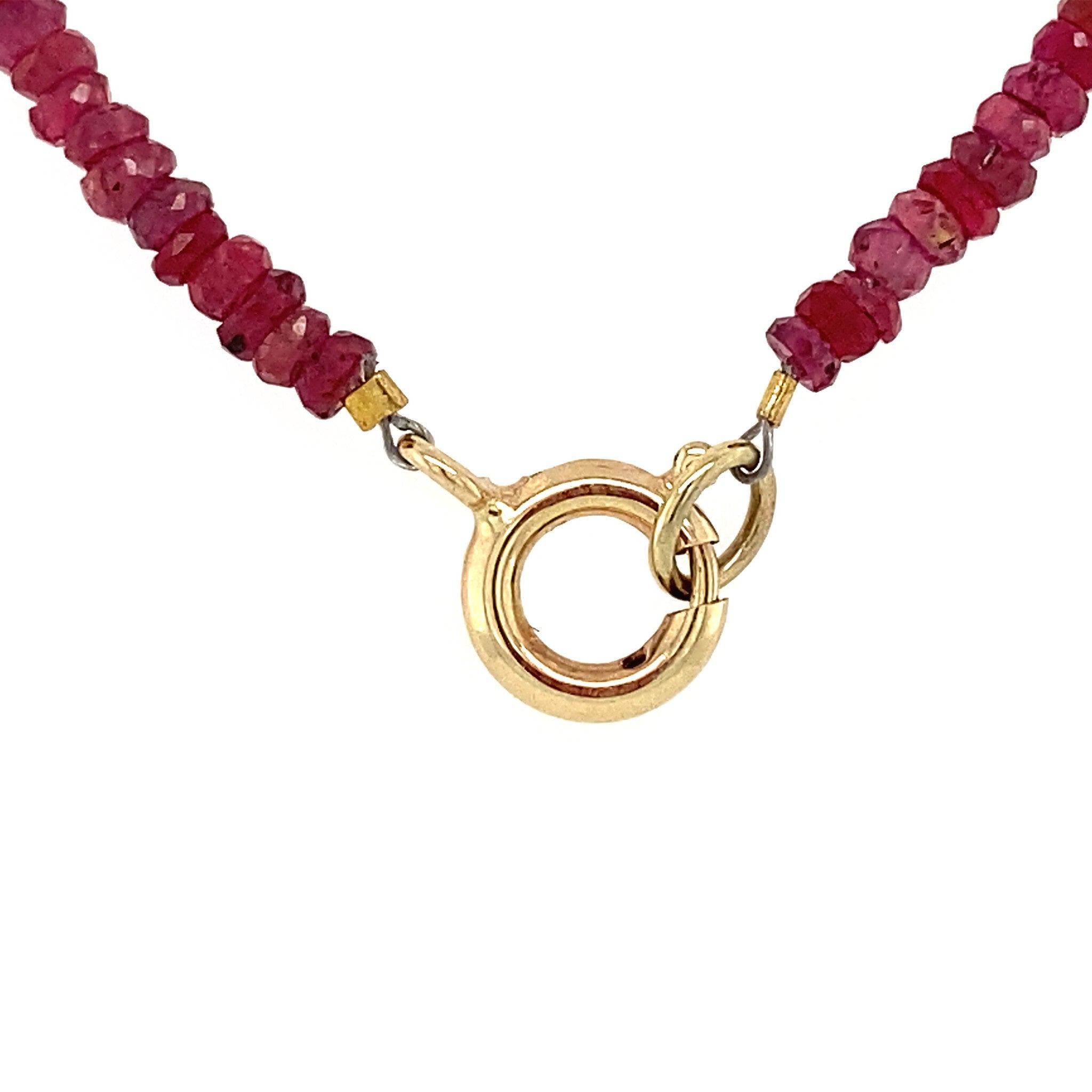 Ruby necklace with 14 kt gold clasp, 45 cm long