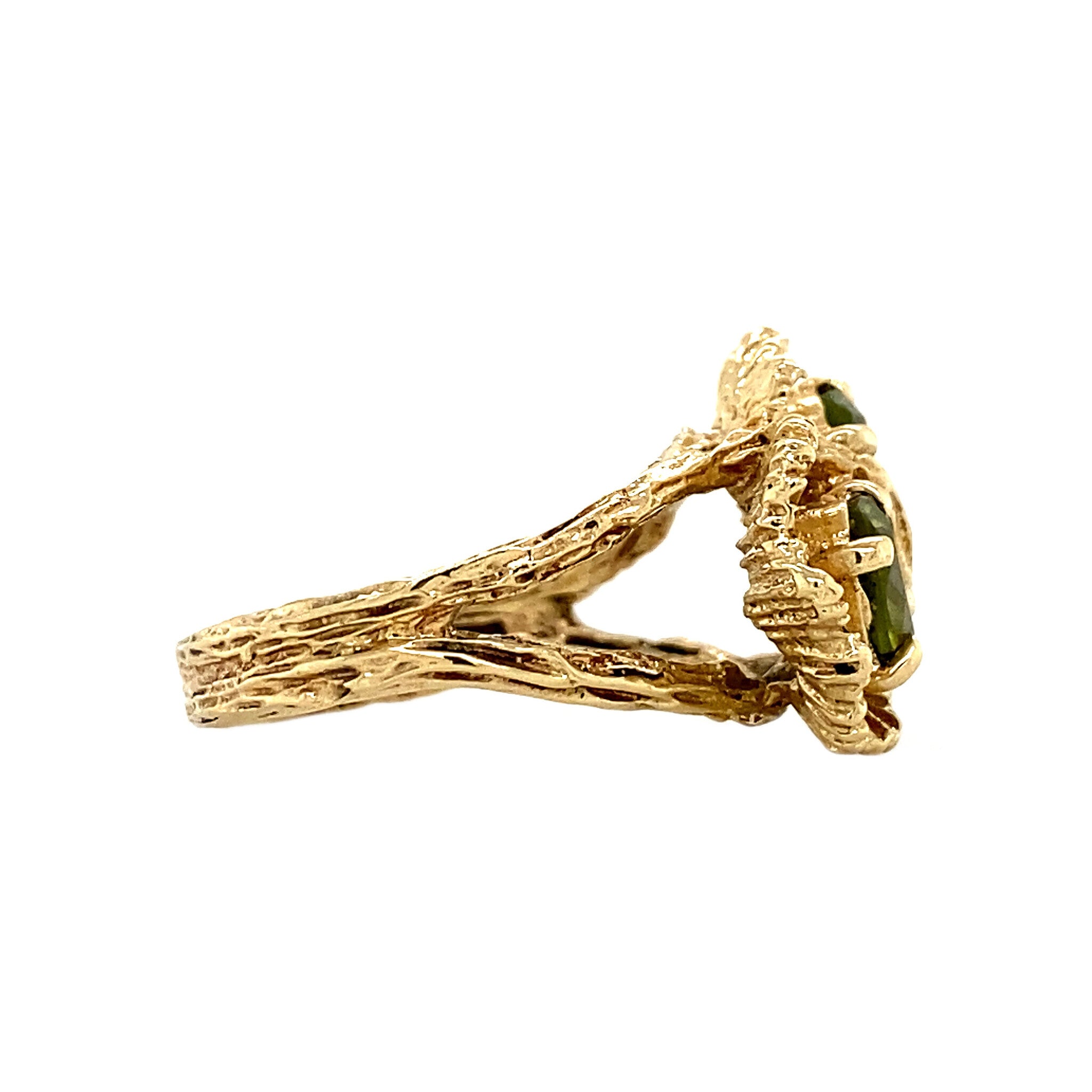 14 kt gold ring with peridot