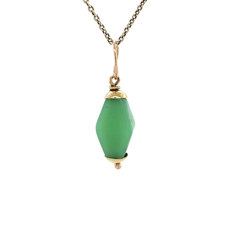 14 kt vintage gold pendant with a green opal