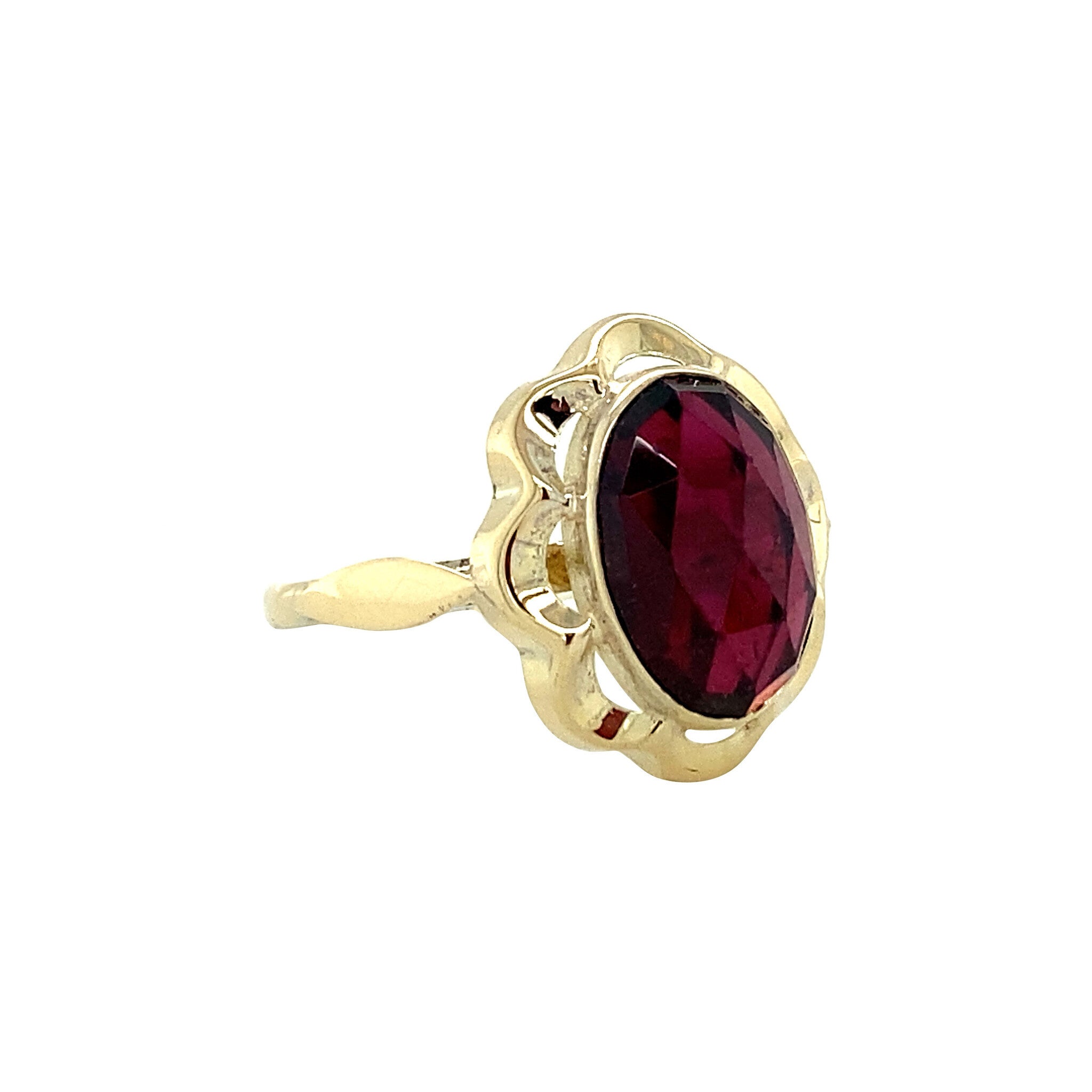 14 kt gold ring with garnet