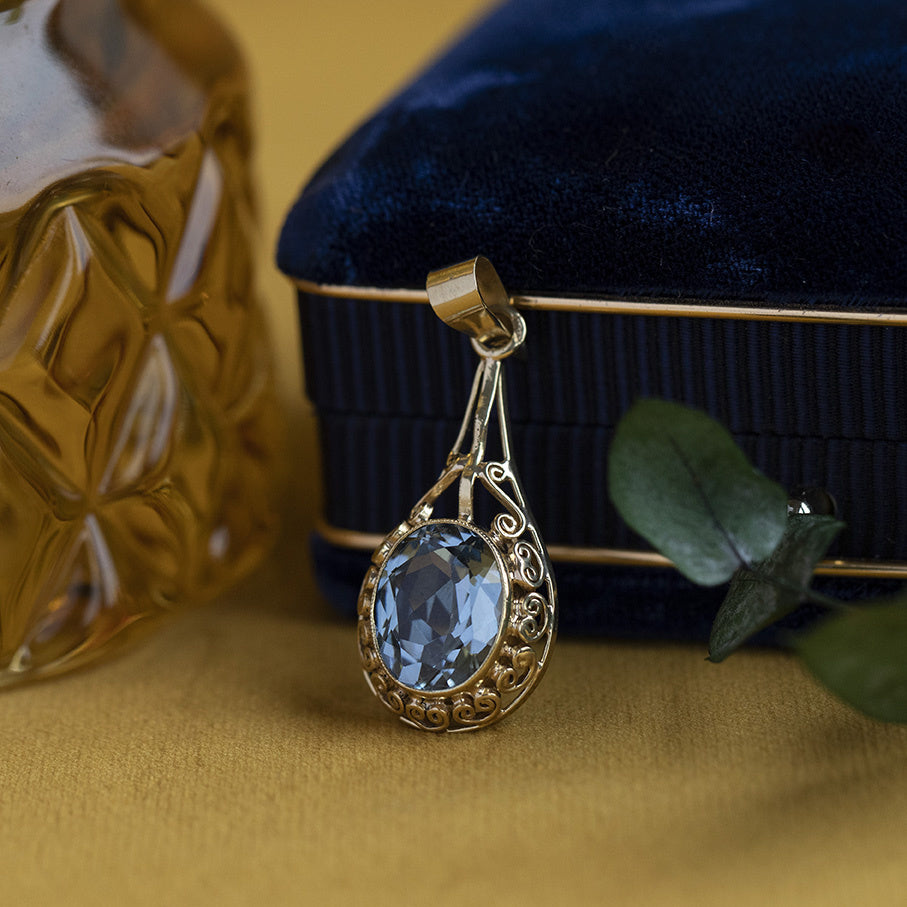 Gouden hanger met spinel 14 krt