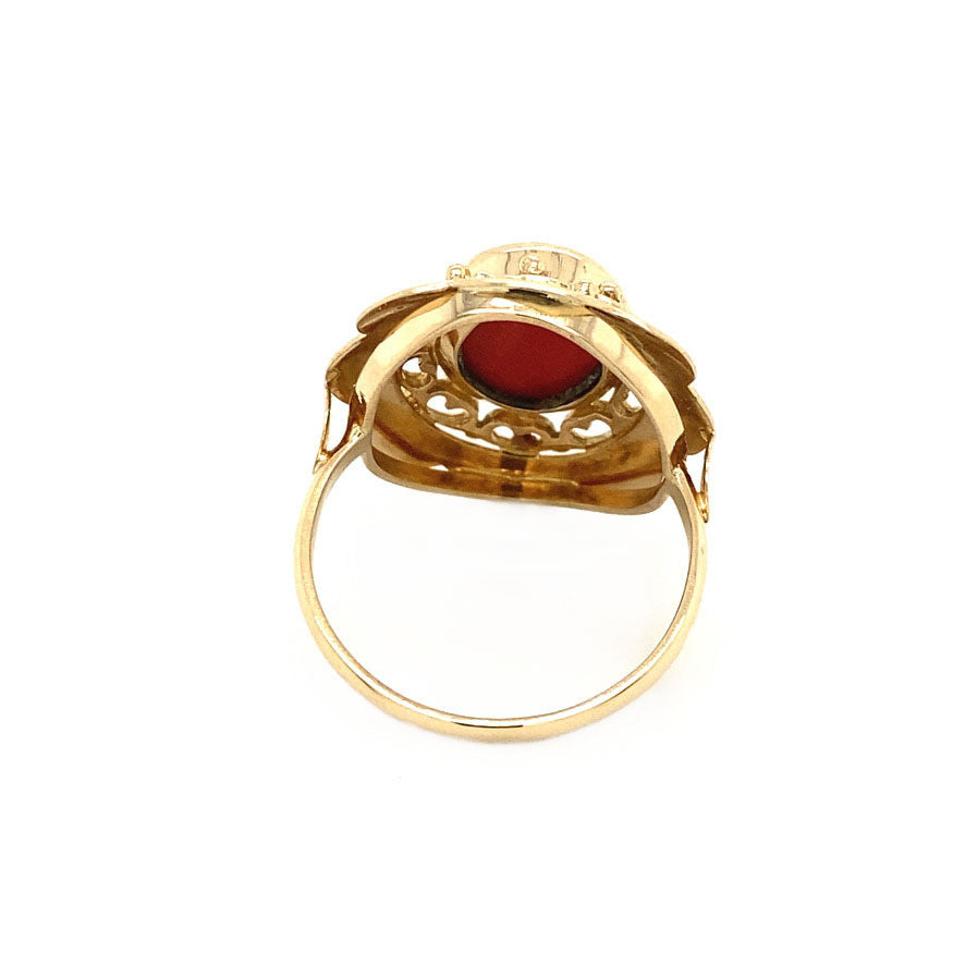 Gold ring with blood coral, 14 kt