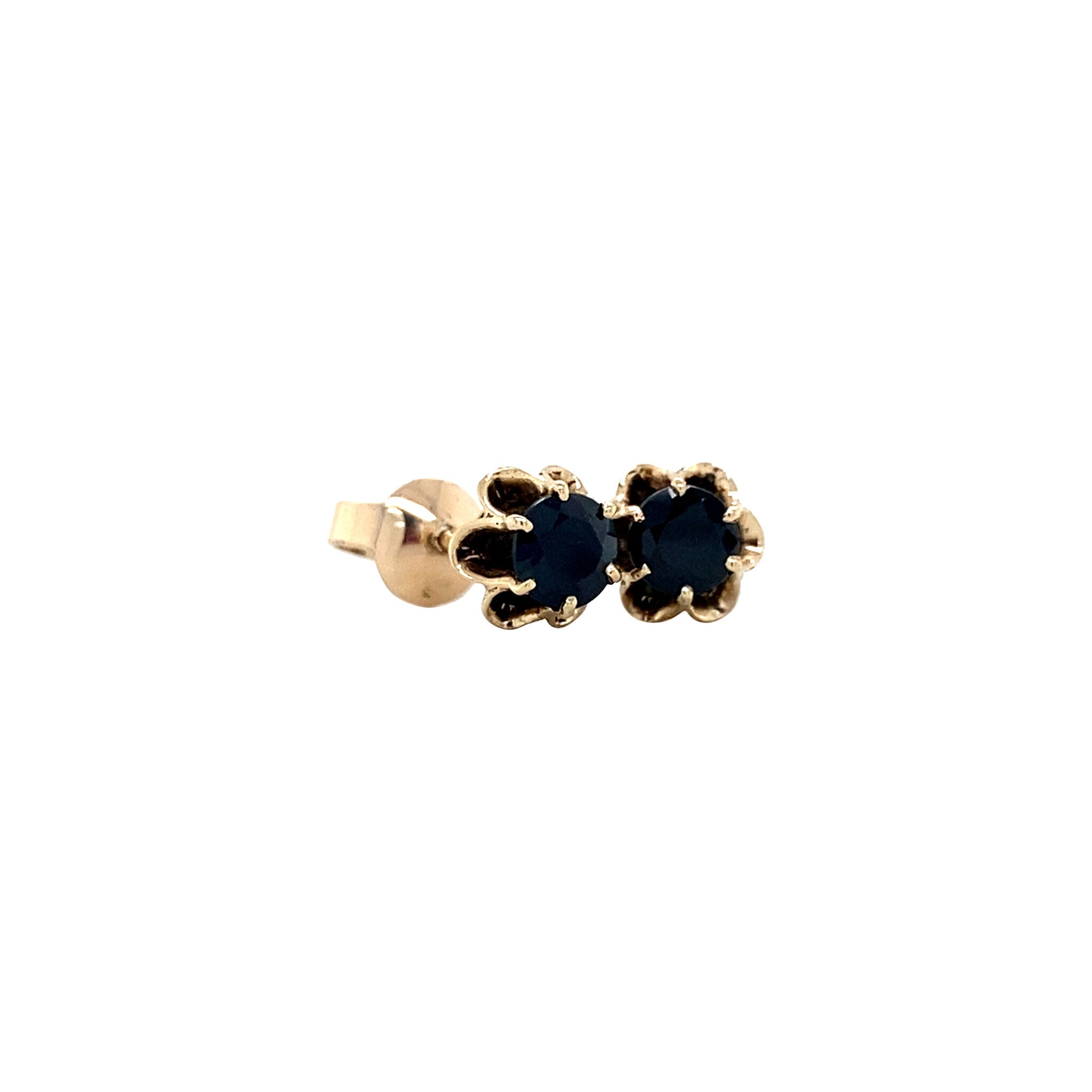 14 kt gold solitaire stud earrings with sapphire