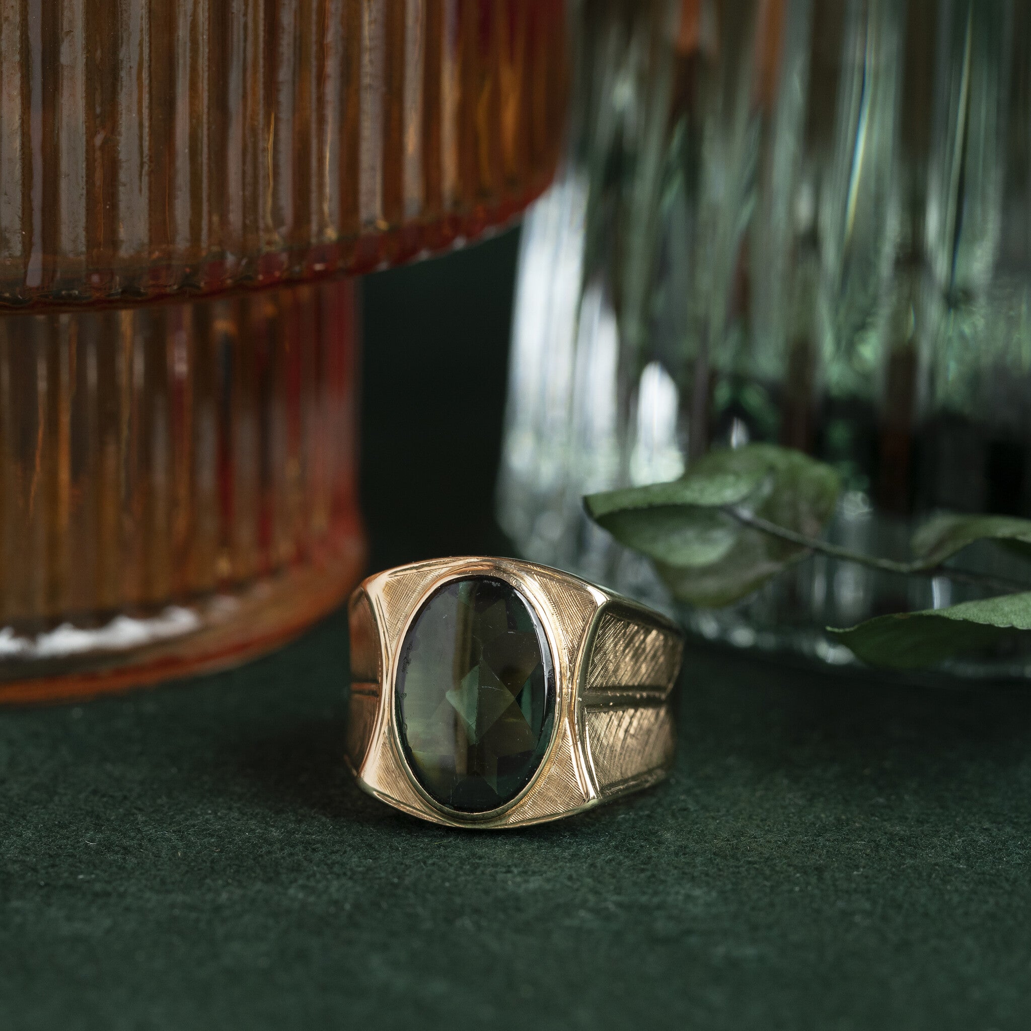 Gold ring with green spinel, 14 kt