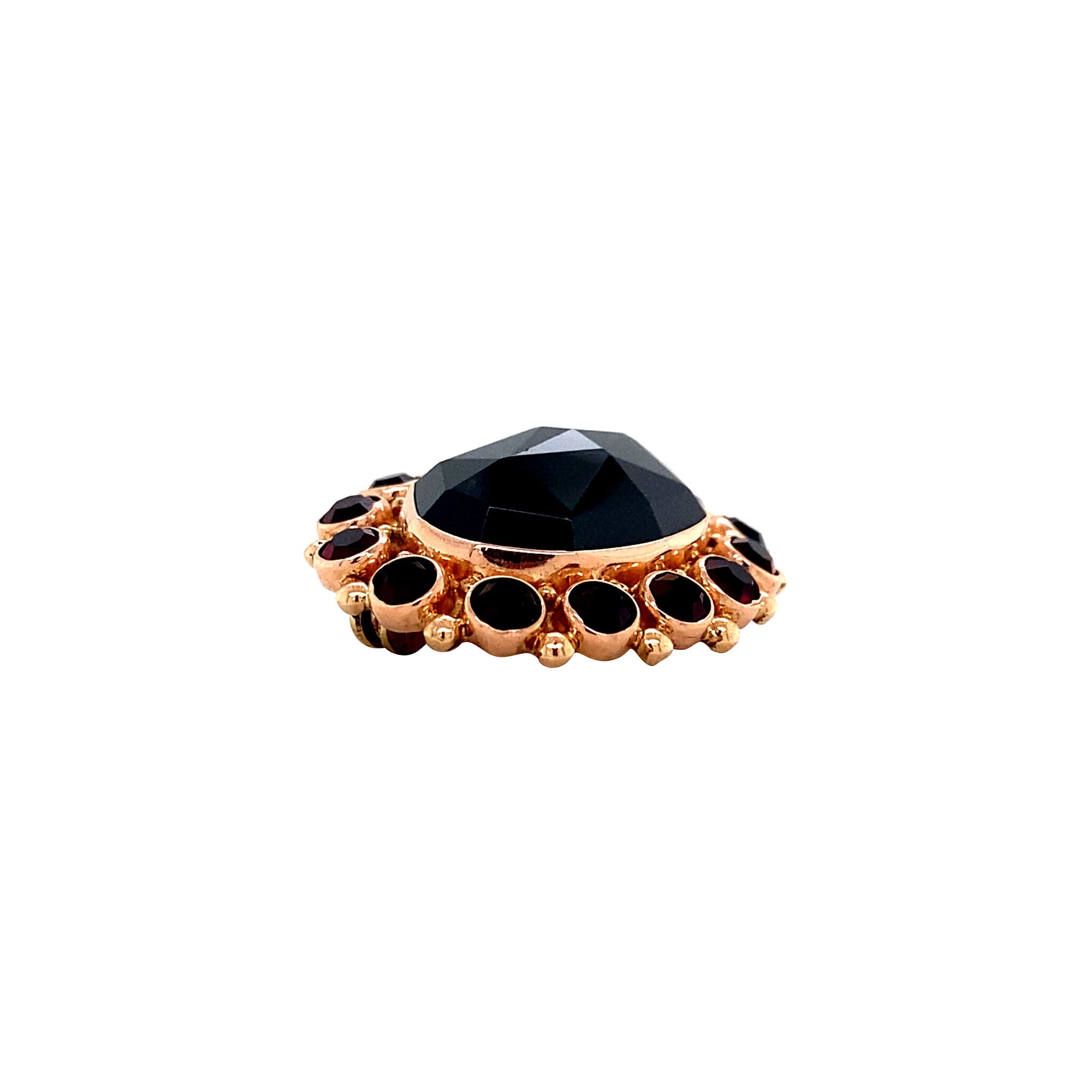 Gouden entourage broche met granaat 14 krt