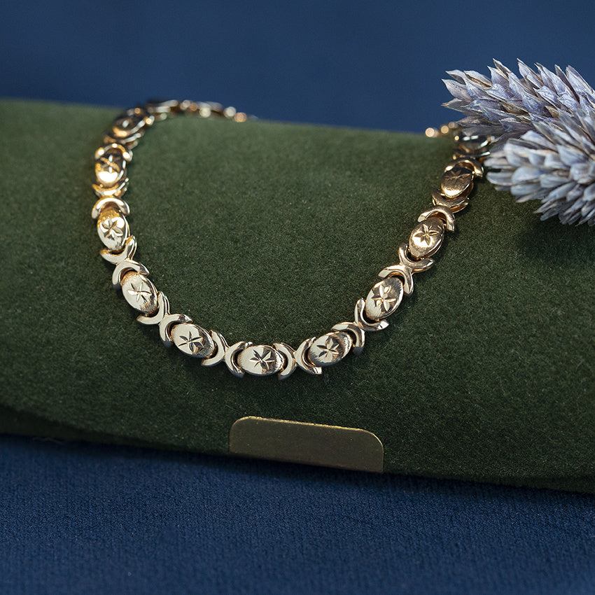 Vintage 14 kt gold fantasy bracelet