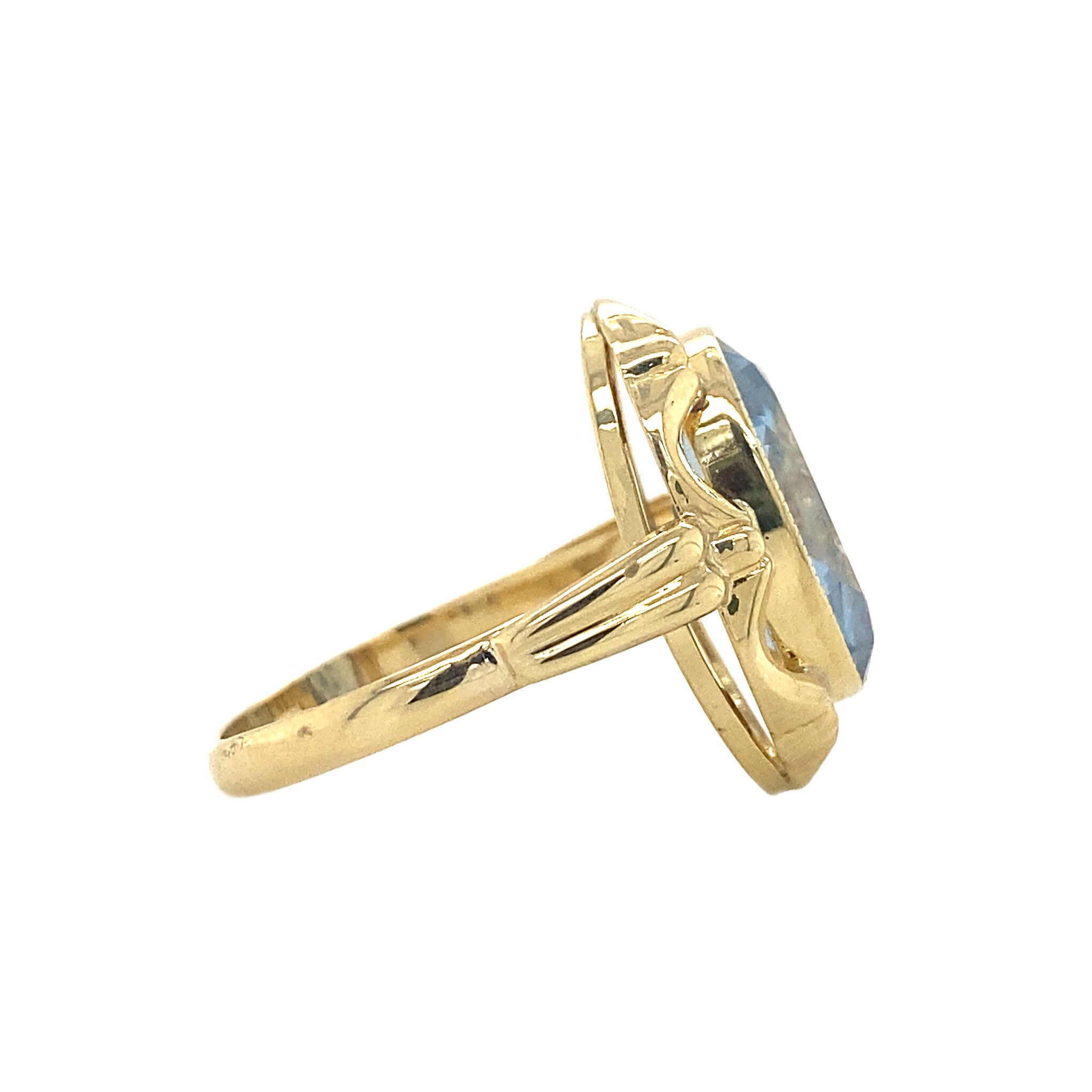14 kt gold ring with topaz