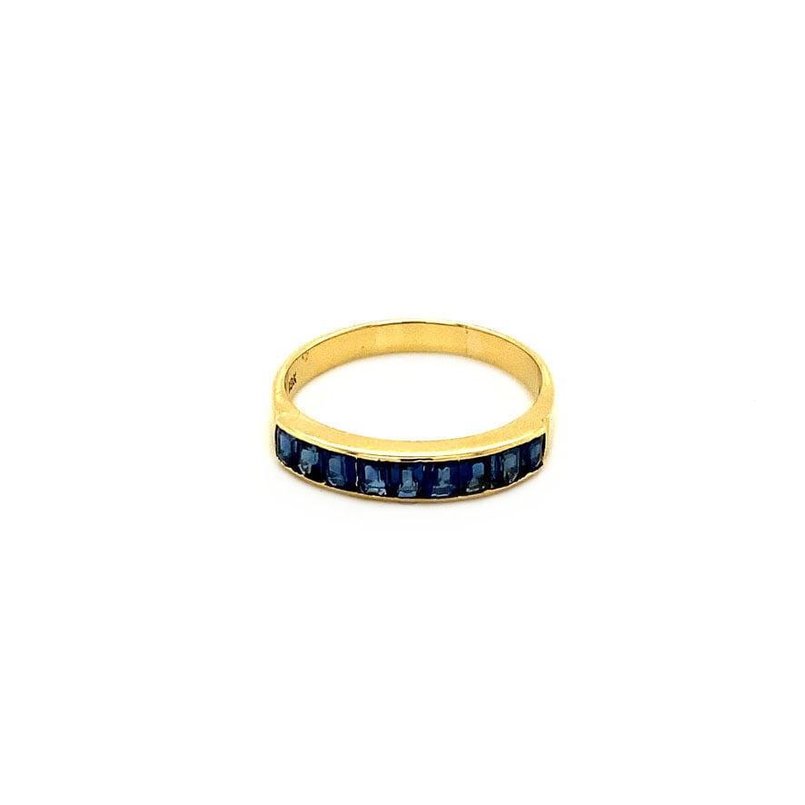 18 kt gold ring with sapphire