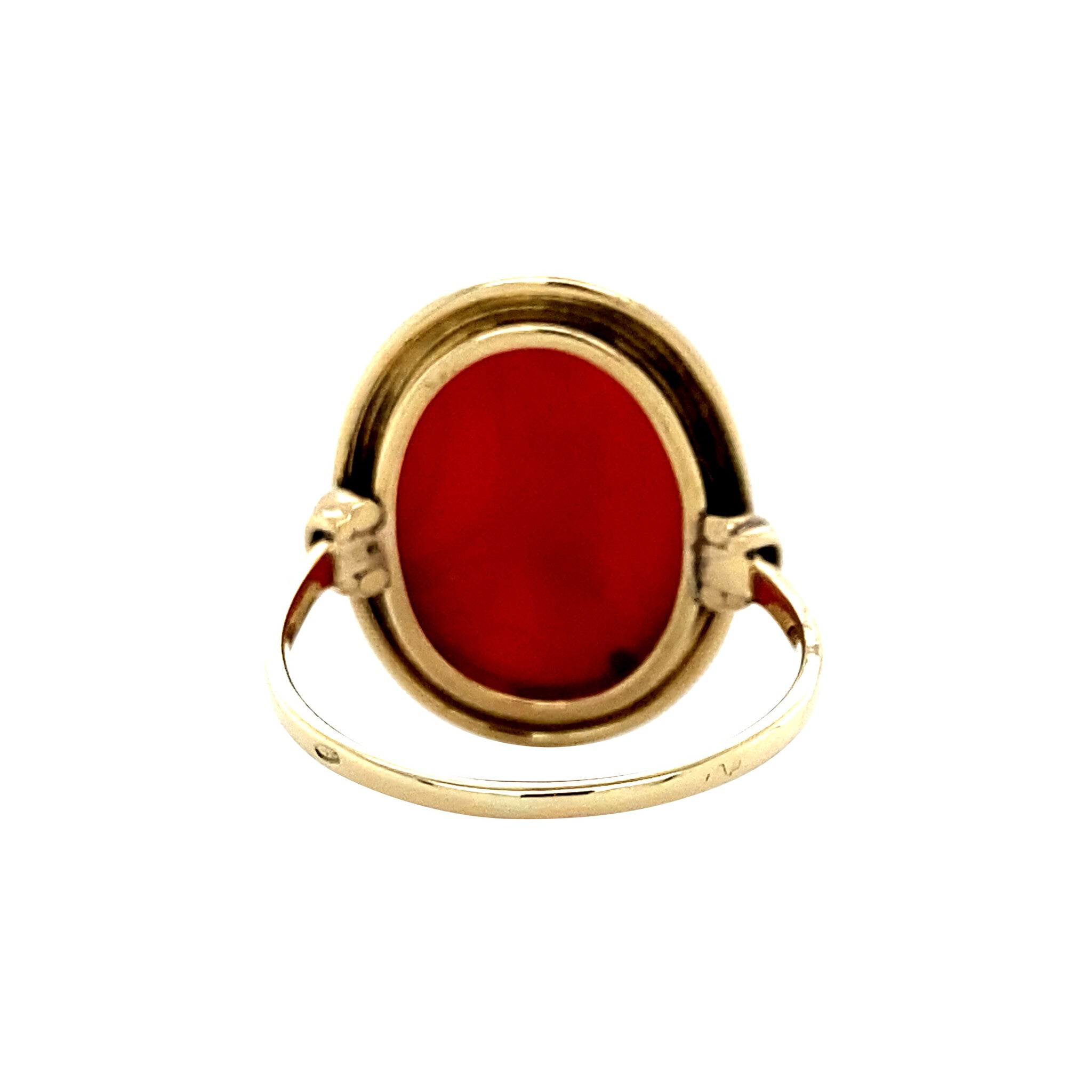 14 kt gold ring with blood coral