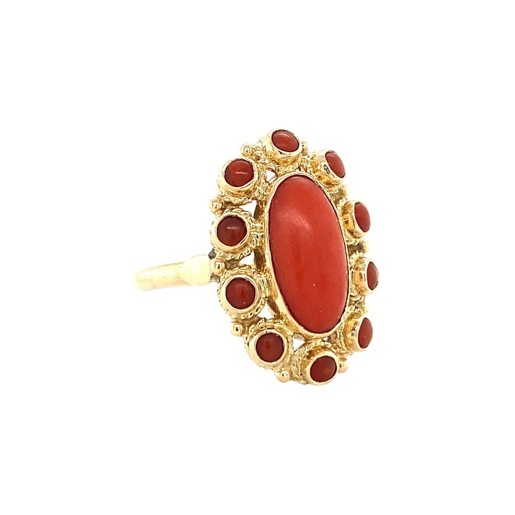 Gouden entourage ring met bloedkoraal 14 krt