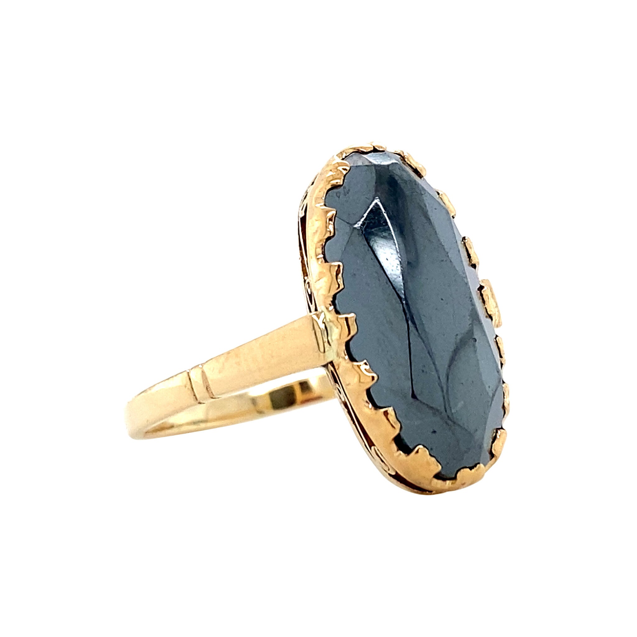 Gold vintage ring with hematite 14 kt