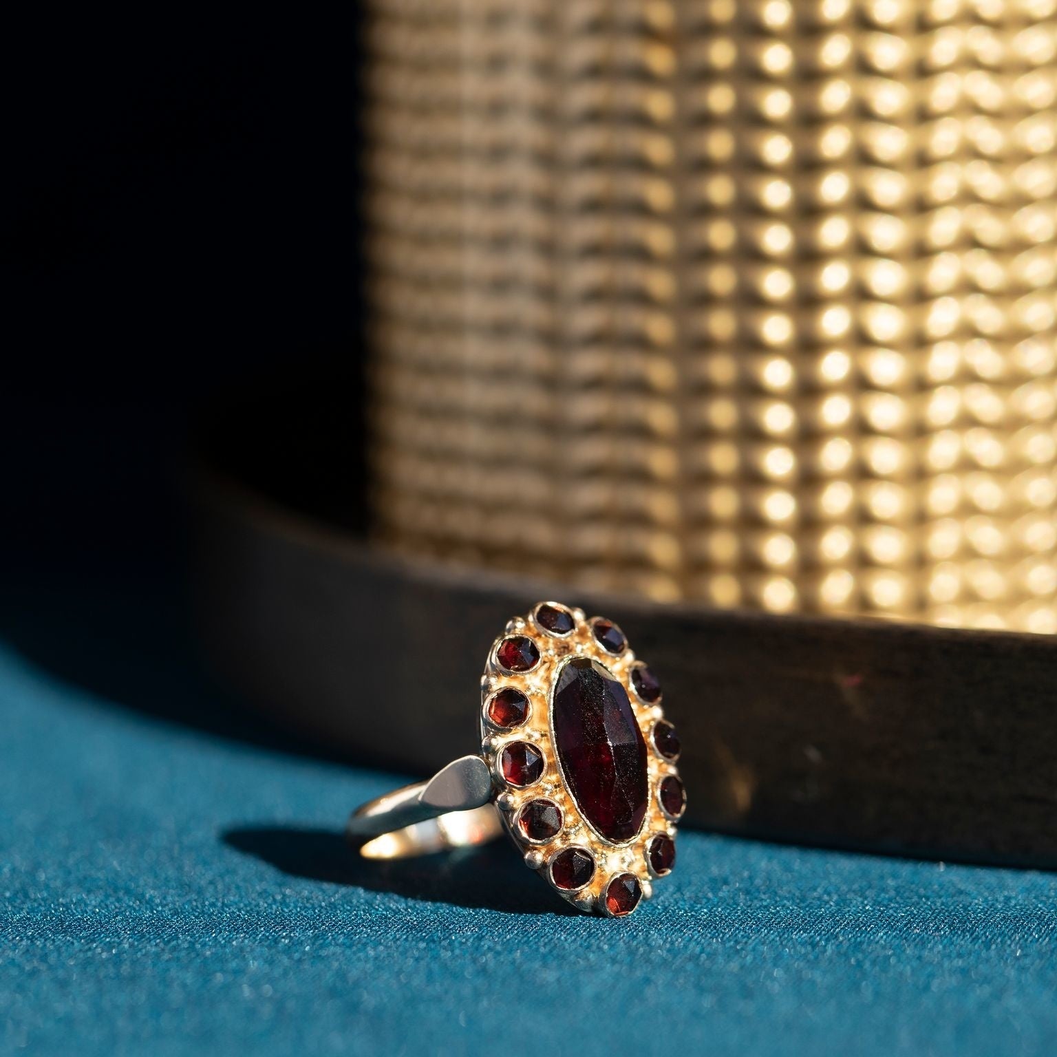 14 kt gold ring with garnet