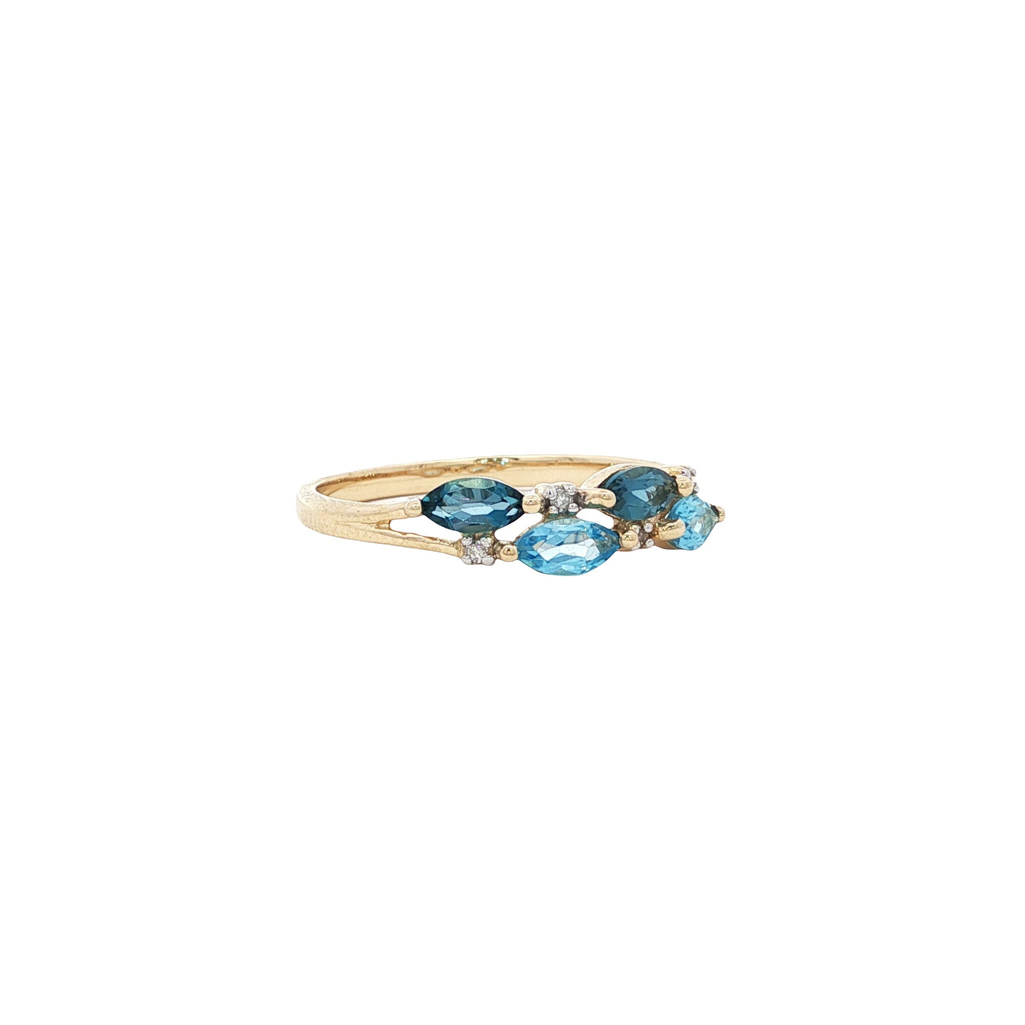 Ring with topaz and diamond, 9 kt