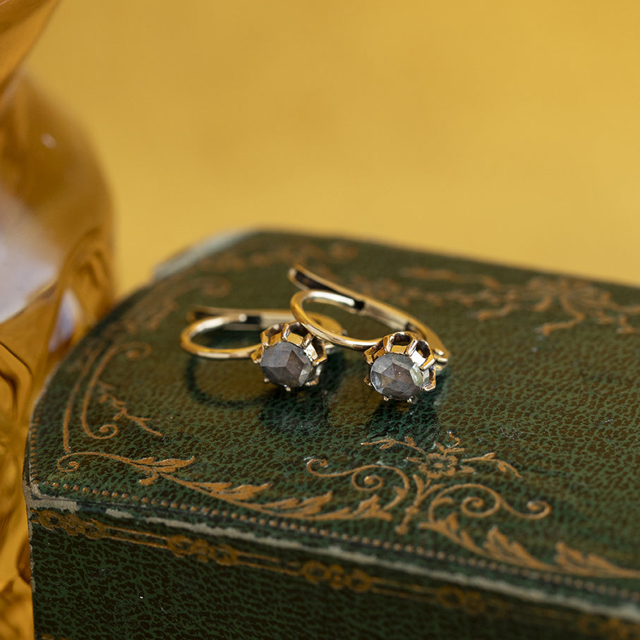 Vintage gold drop earrings with rose-cut diamond, 14 kt