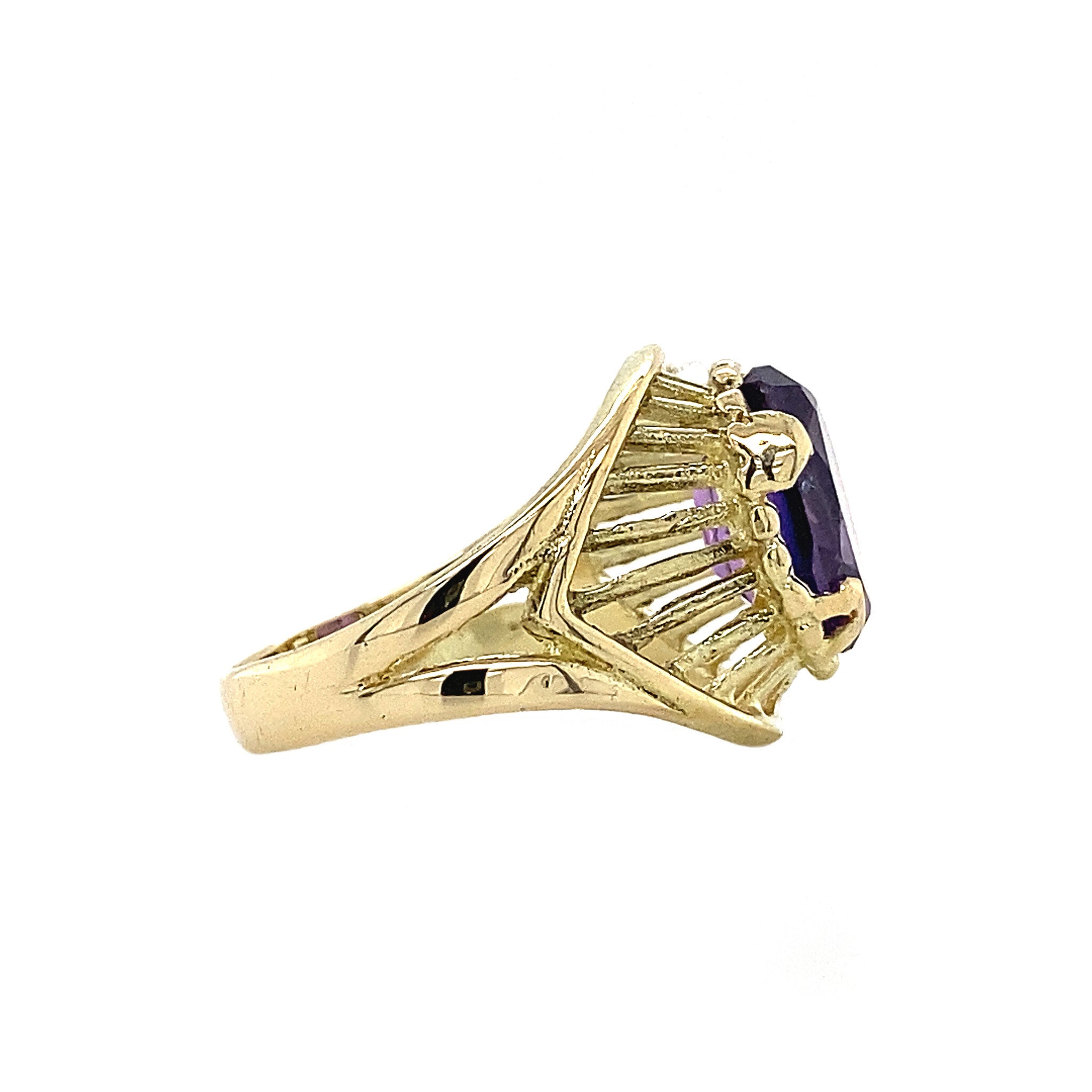 Gouden ring met saffier 14 krt