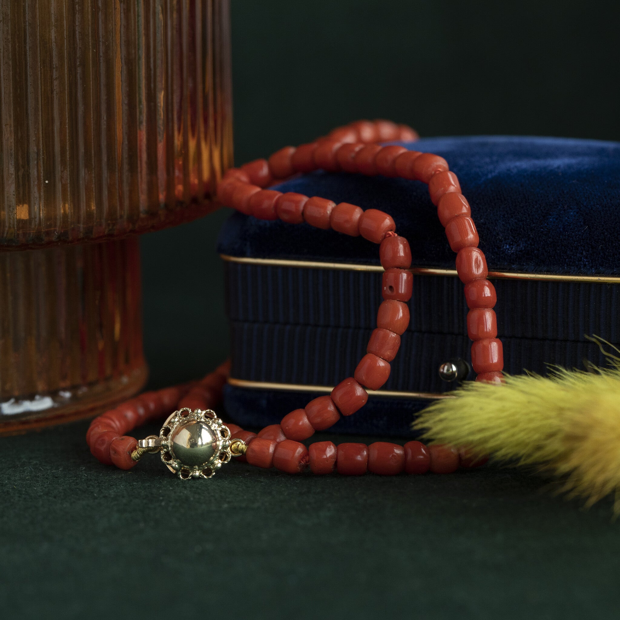 Blood coral necklace with gold clasp 44 cm 14 krt