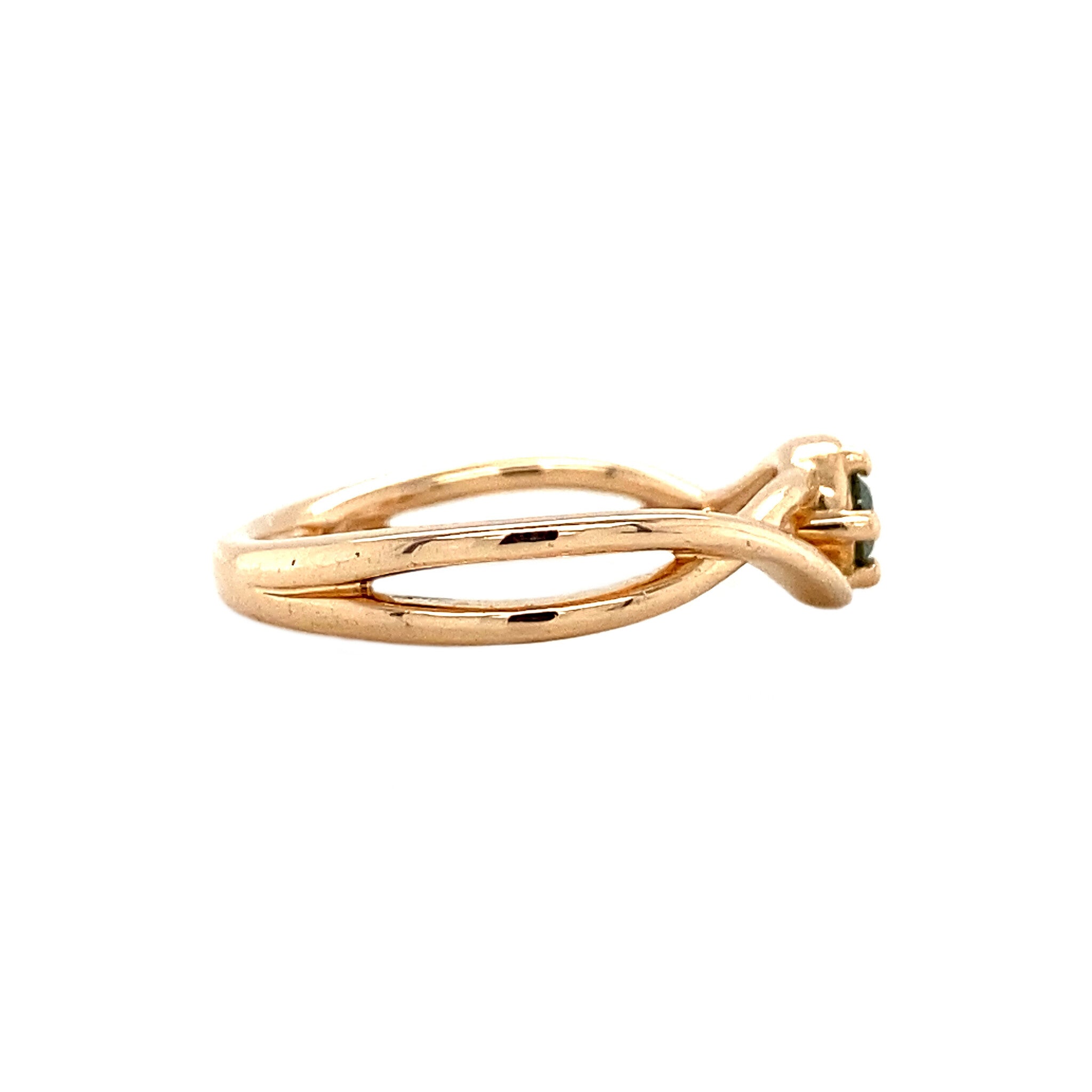 Rose-gold hammered ring with emerald, 14 kt