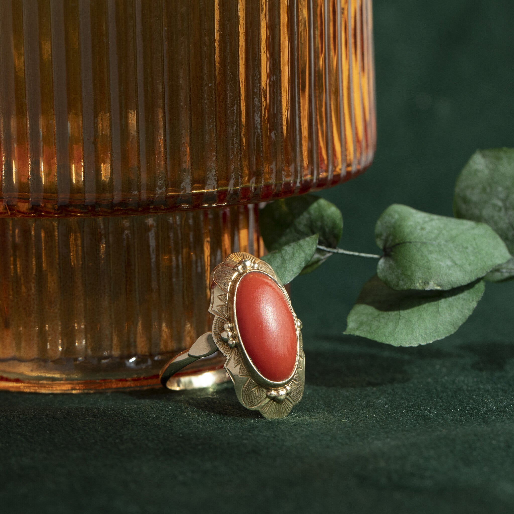 Gold ring with blood coral 14 krt