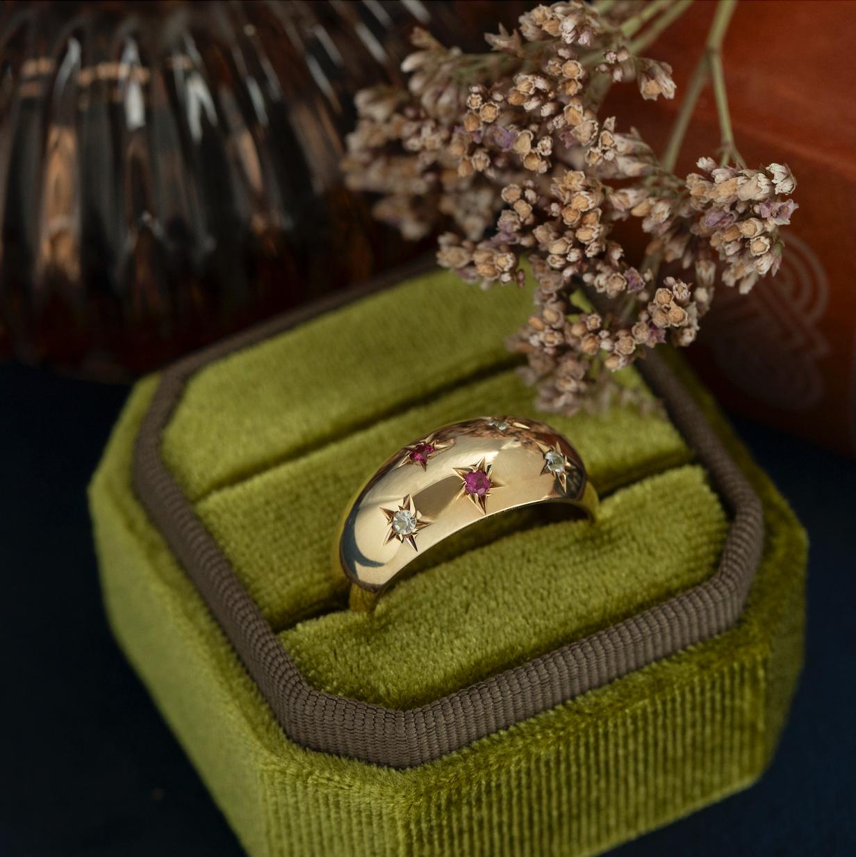 Vintage gold ring with sapphire and ruby, 14 kt