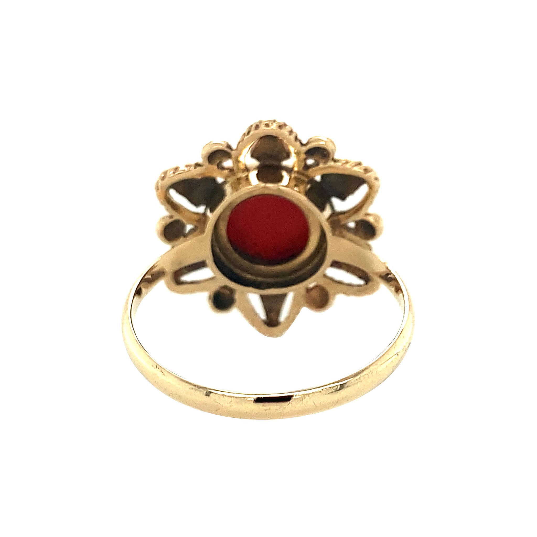 14 kt gold ring with blood coral