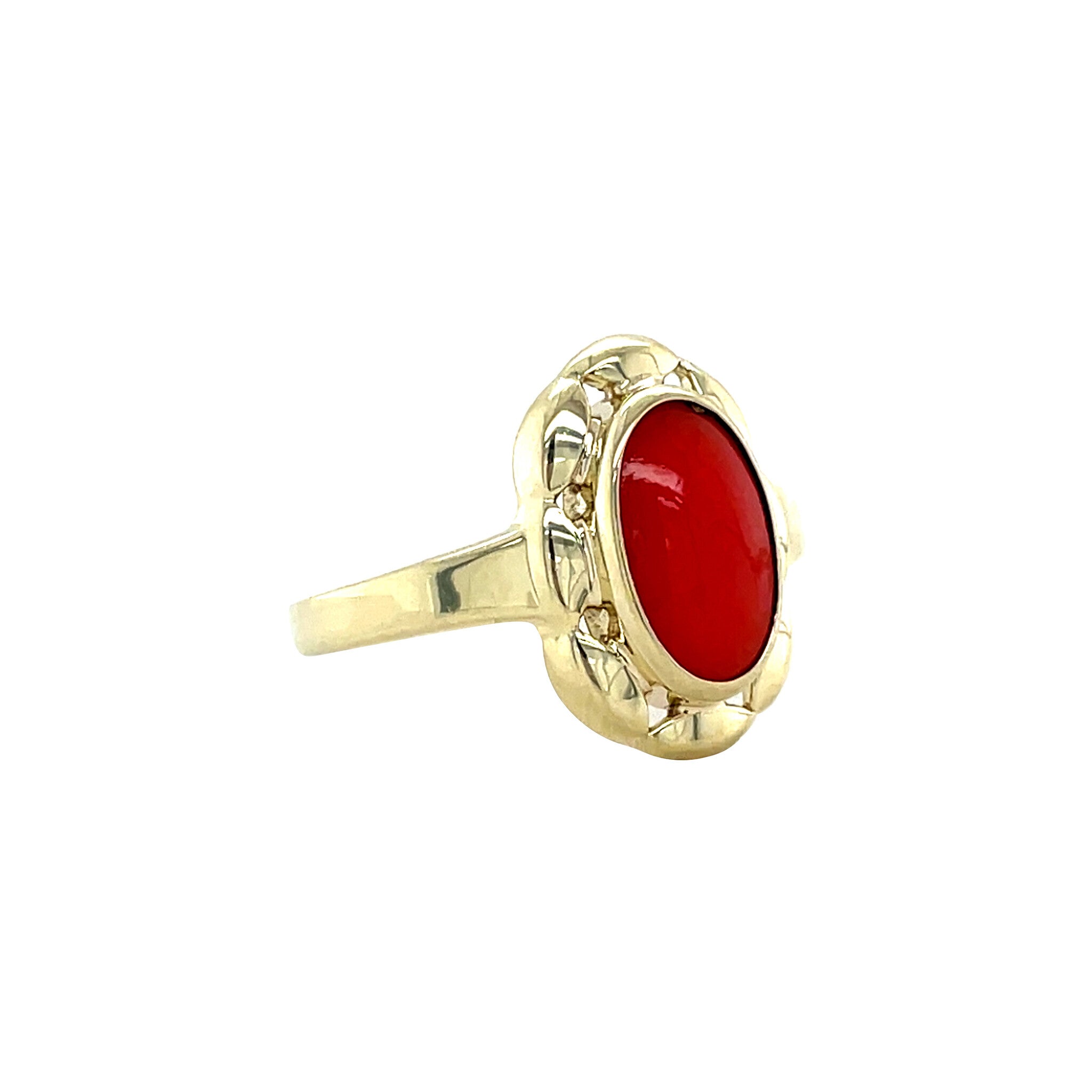 Gouden vintage ring met bloedkoraal 14 krt