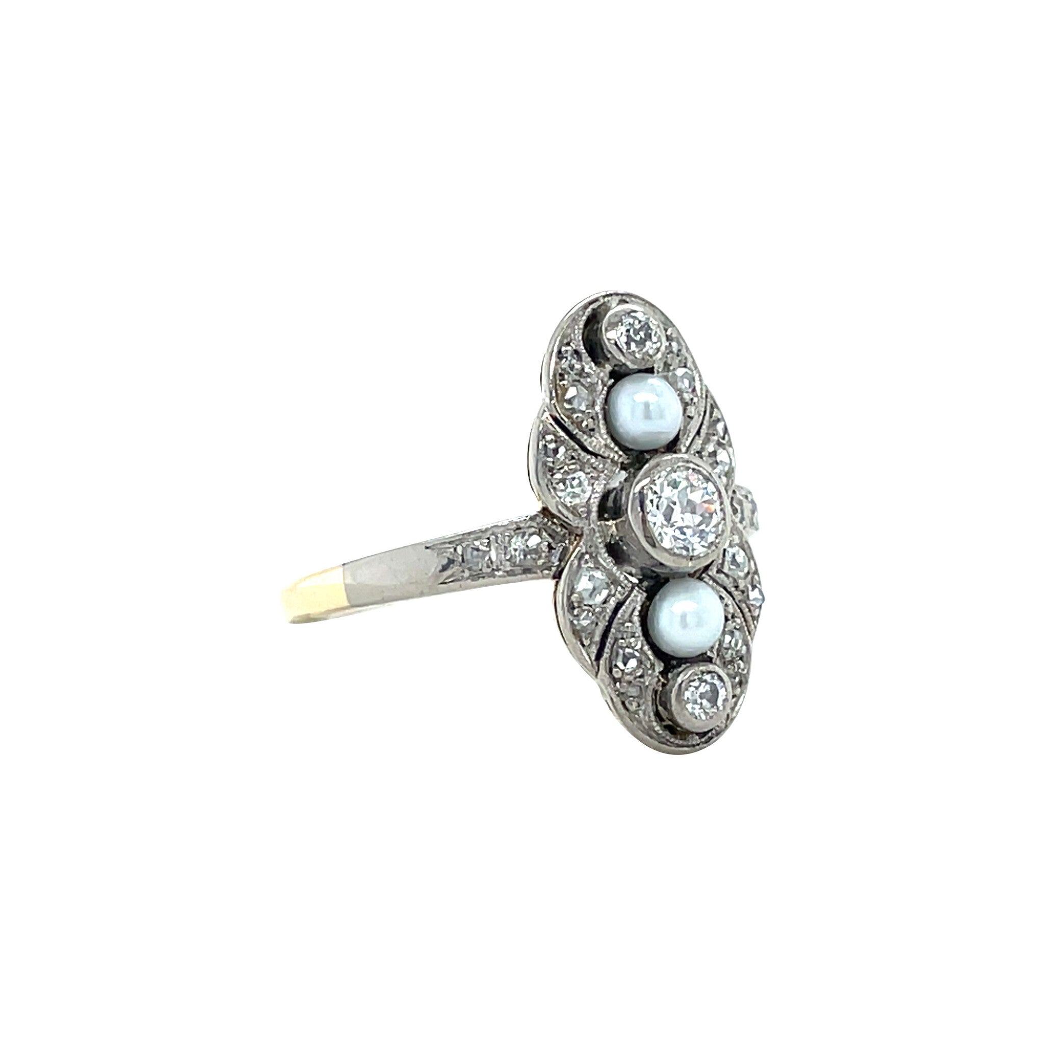 Gouden vintage ring met parel en diamant 14 kt