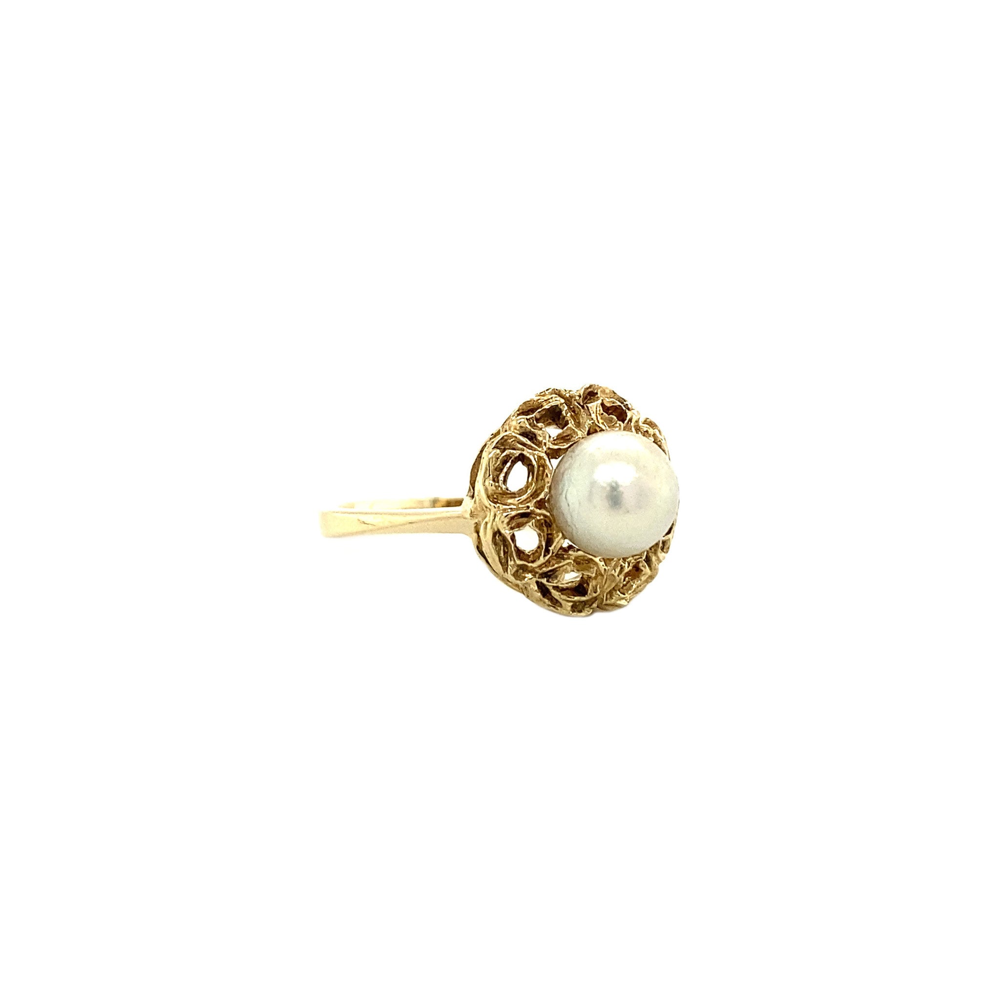14 kt gold ring with pearl