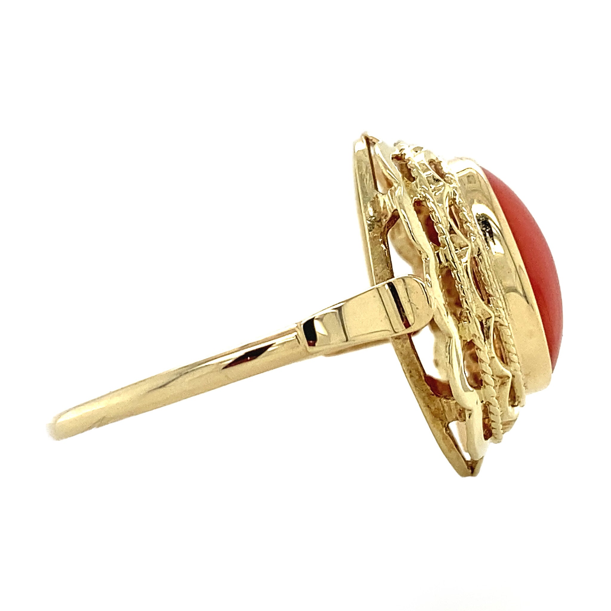 14 kt gold ring with blood coral