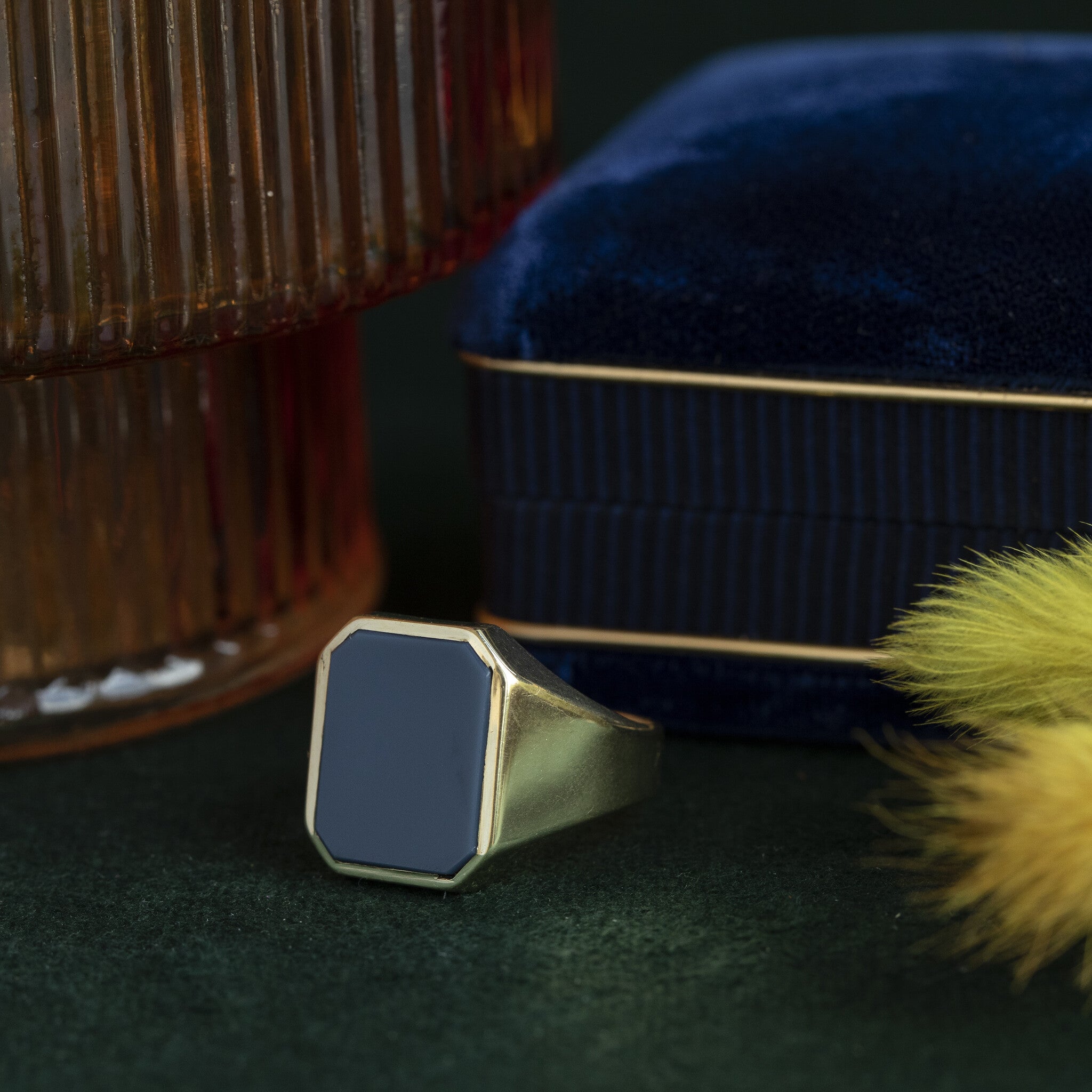 Gold signet ring with blue layer stone 14 krt