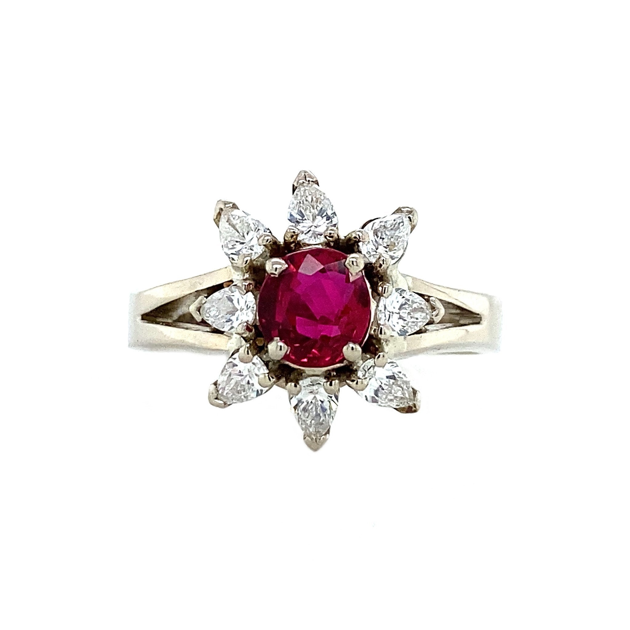 White gold entourage ring with ruby and diamond 18 kt