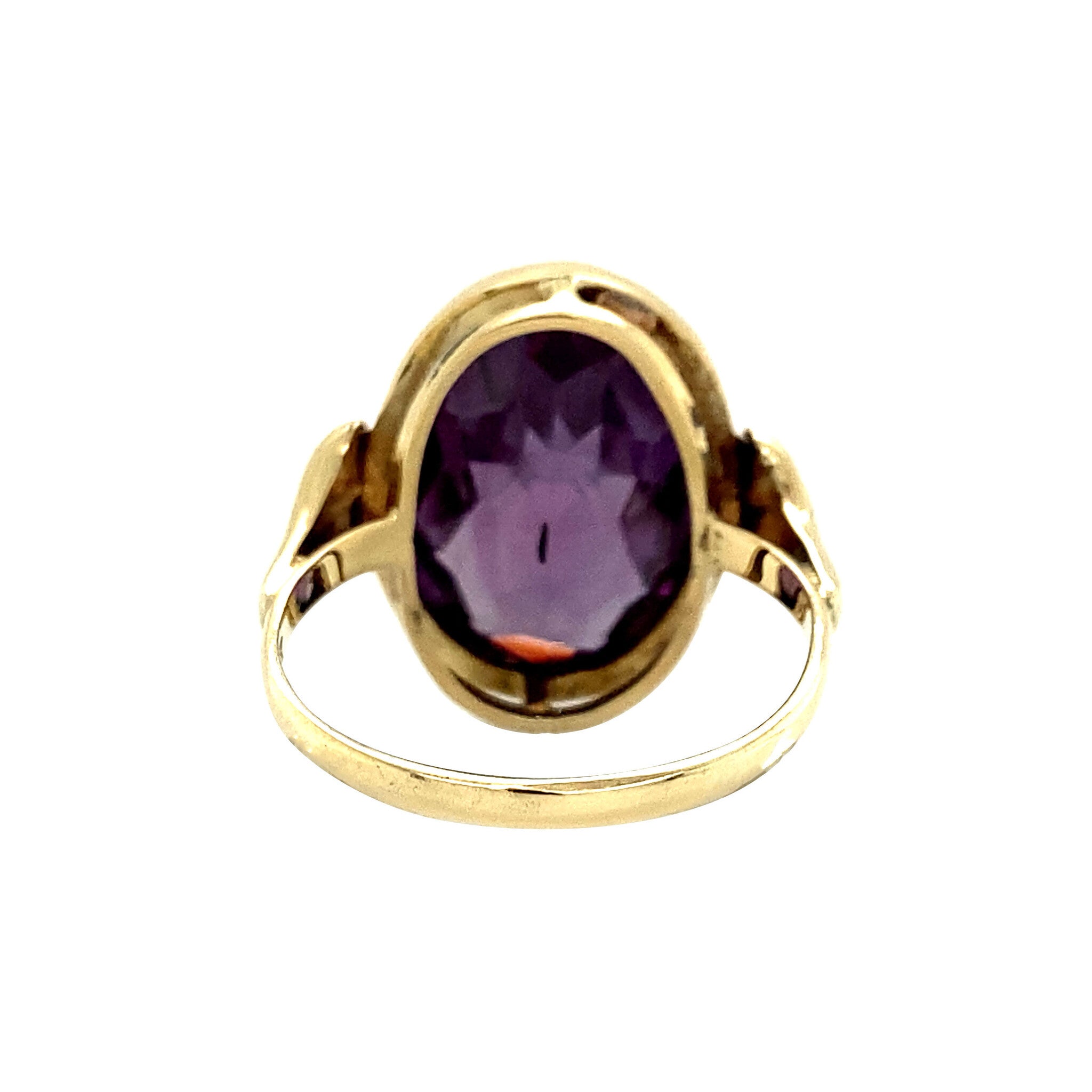 14 kt gold ring with purple sapphire