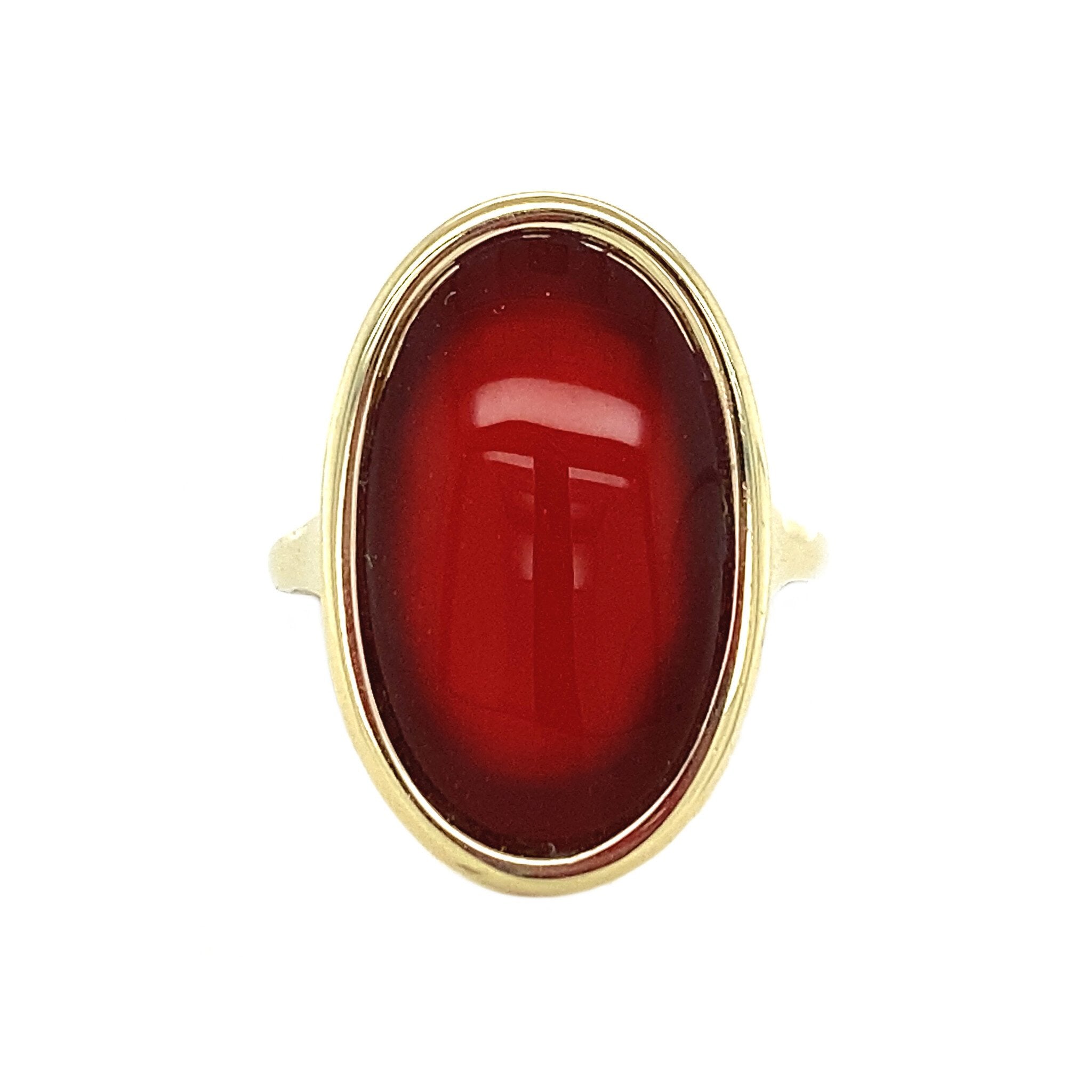 14 kt gold ring with carnelian