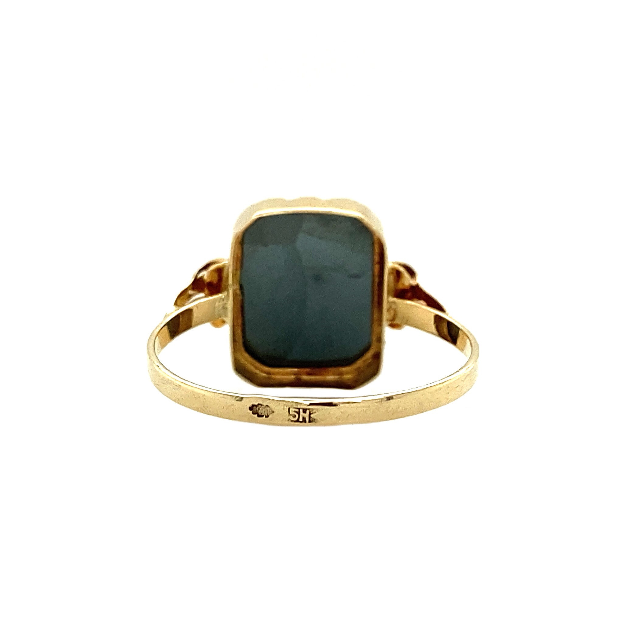 Gold ring with hematite, 14 kt