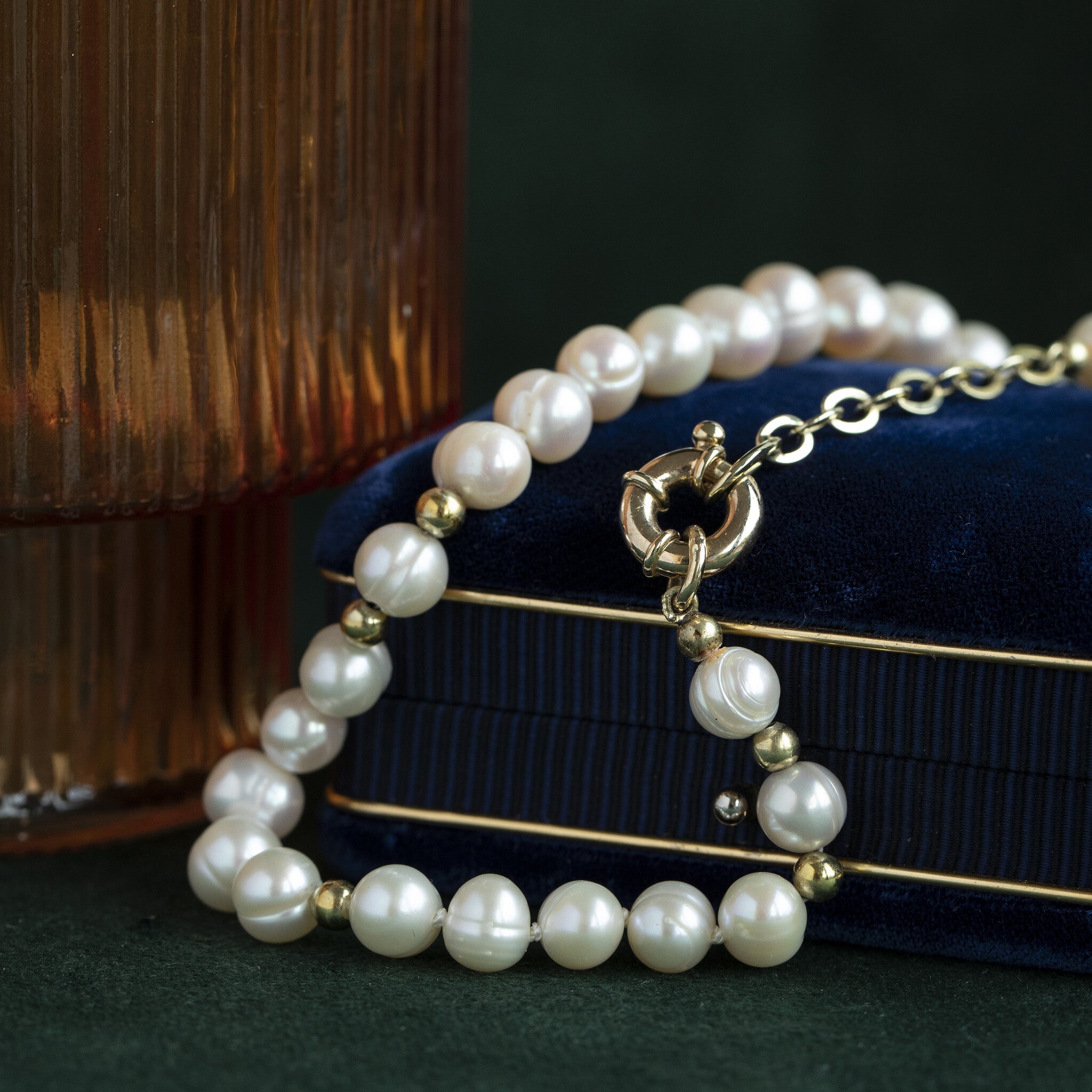 Pearl necklace with gold details, 43 cm, 14 kt